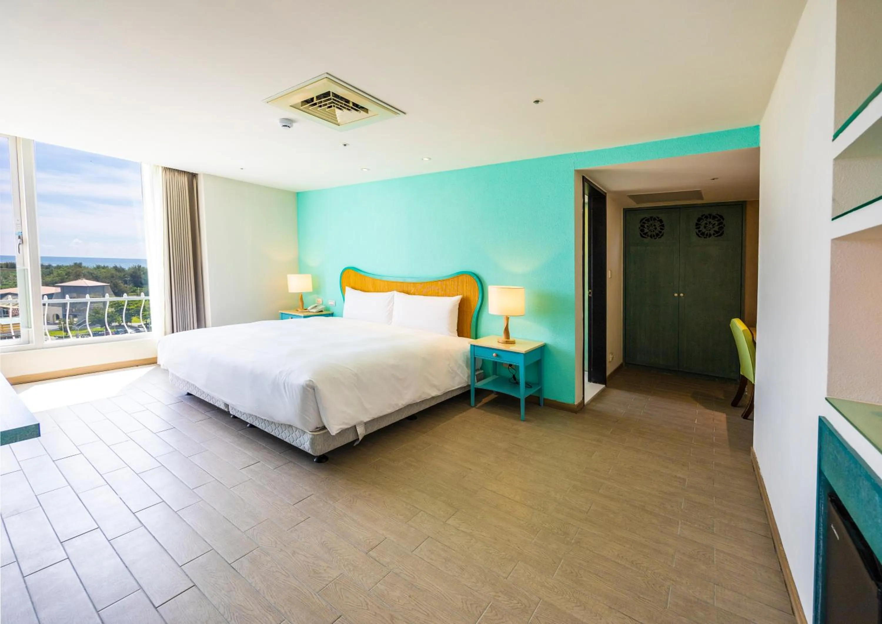 Photo of the whole room, Bed in Kenting Long Beach Hotel