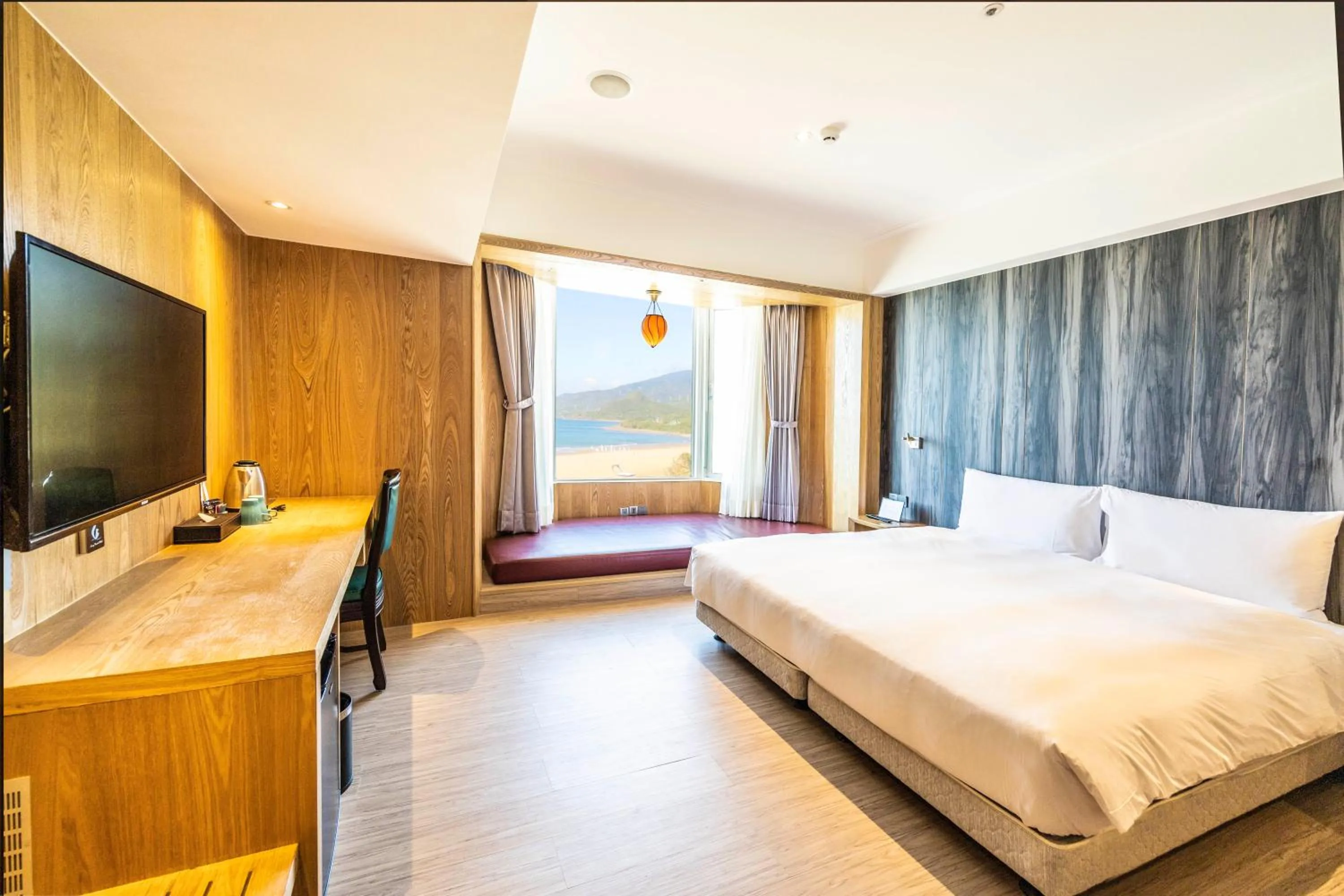 Photo of the whole room, Bed in Kenting Long Beach Hotel