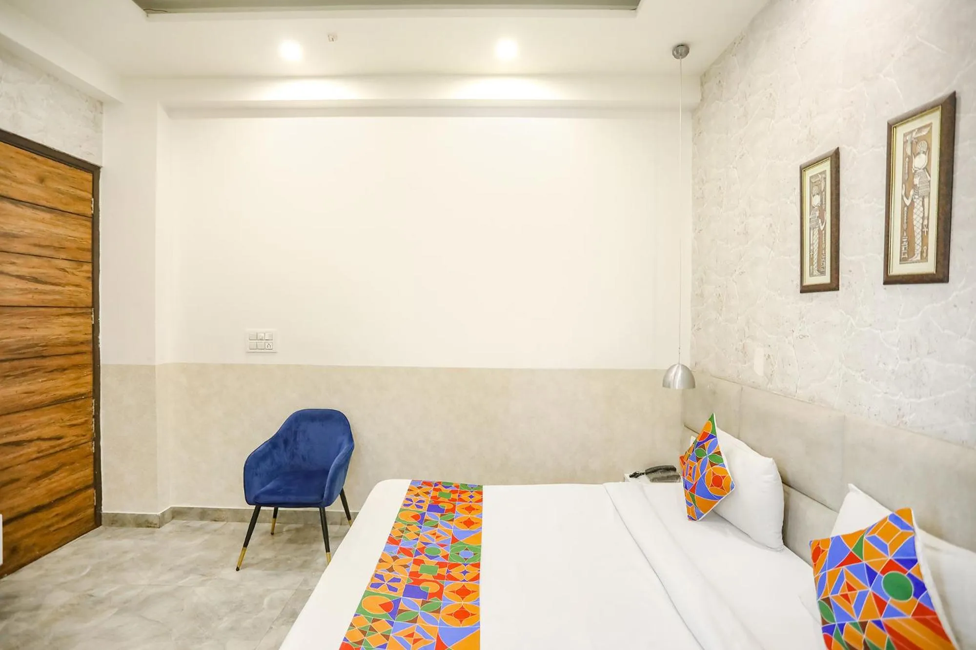 Bed in FabHotel F9 Sector 19