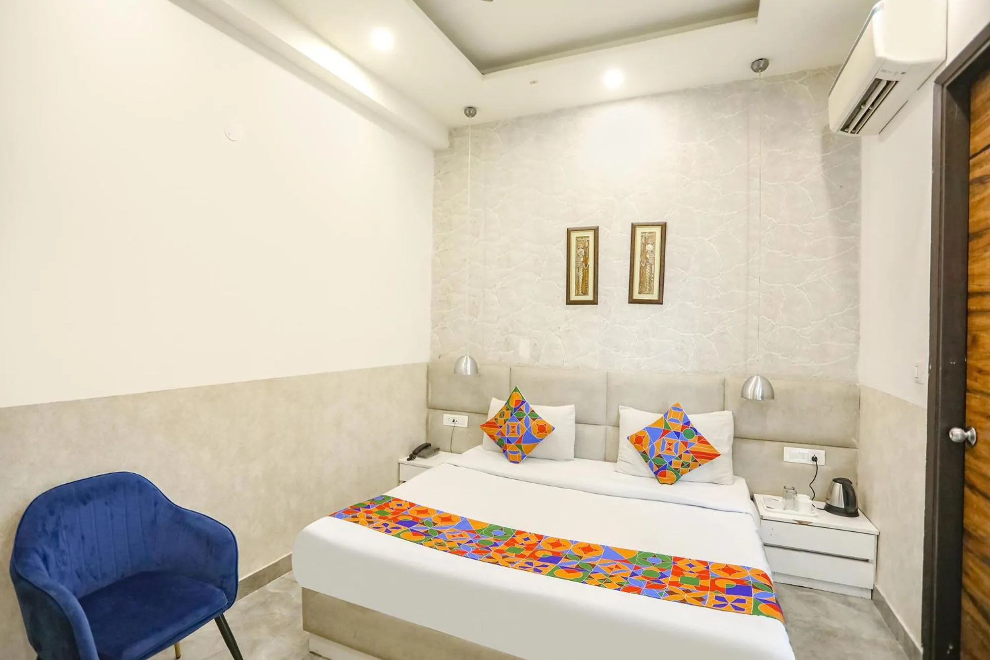 Bed in FabHotel F9 Sector 19