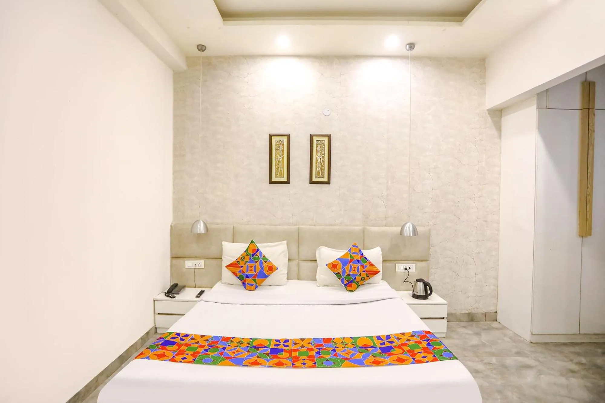 Bed in FabHotel F9 Sector 19