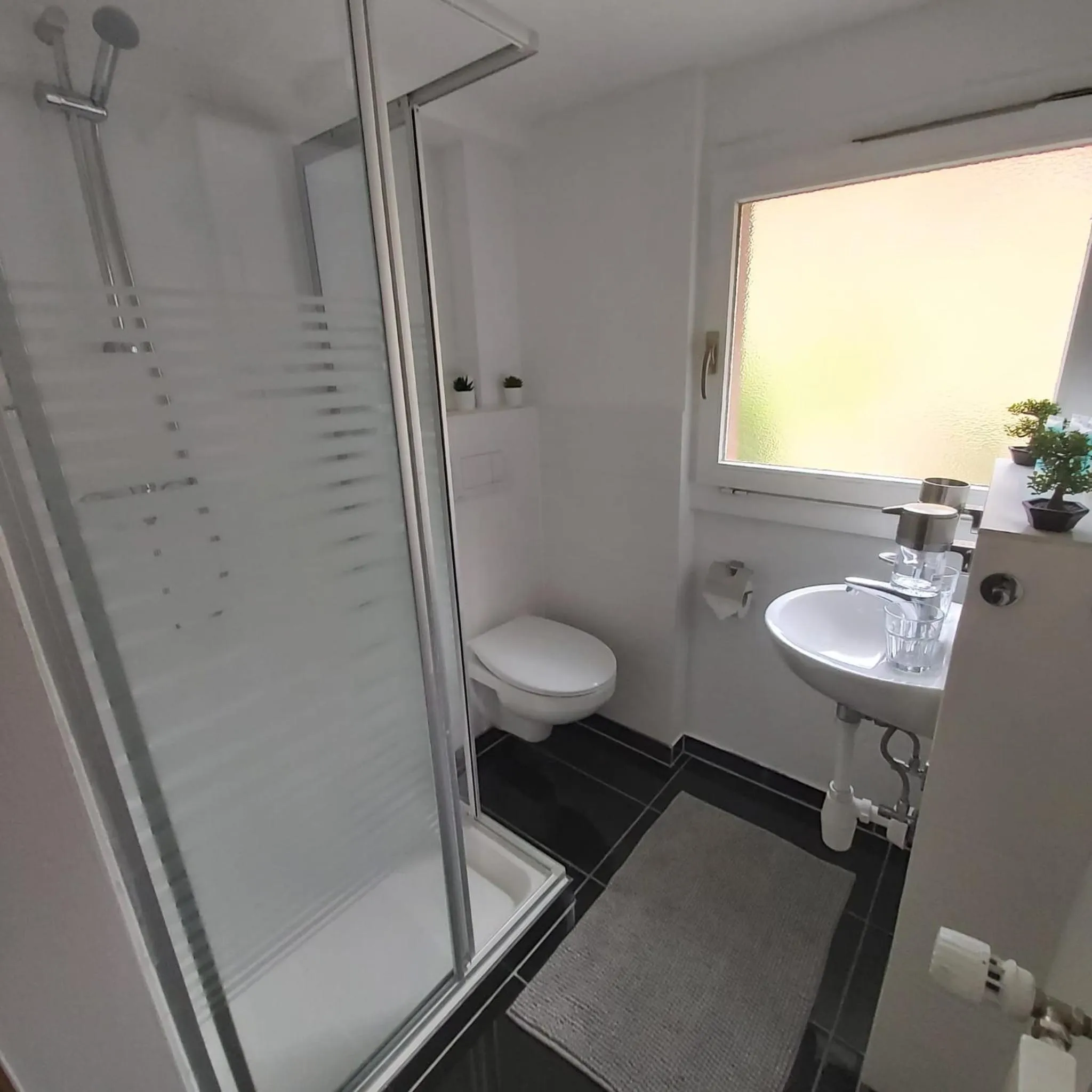 Bathroom in Rössli Self Check in 24-7 Free Parking