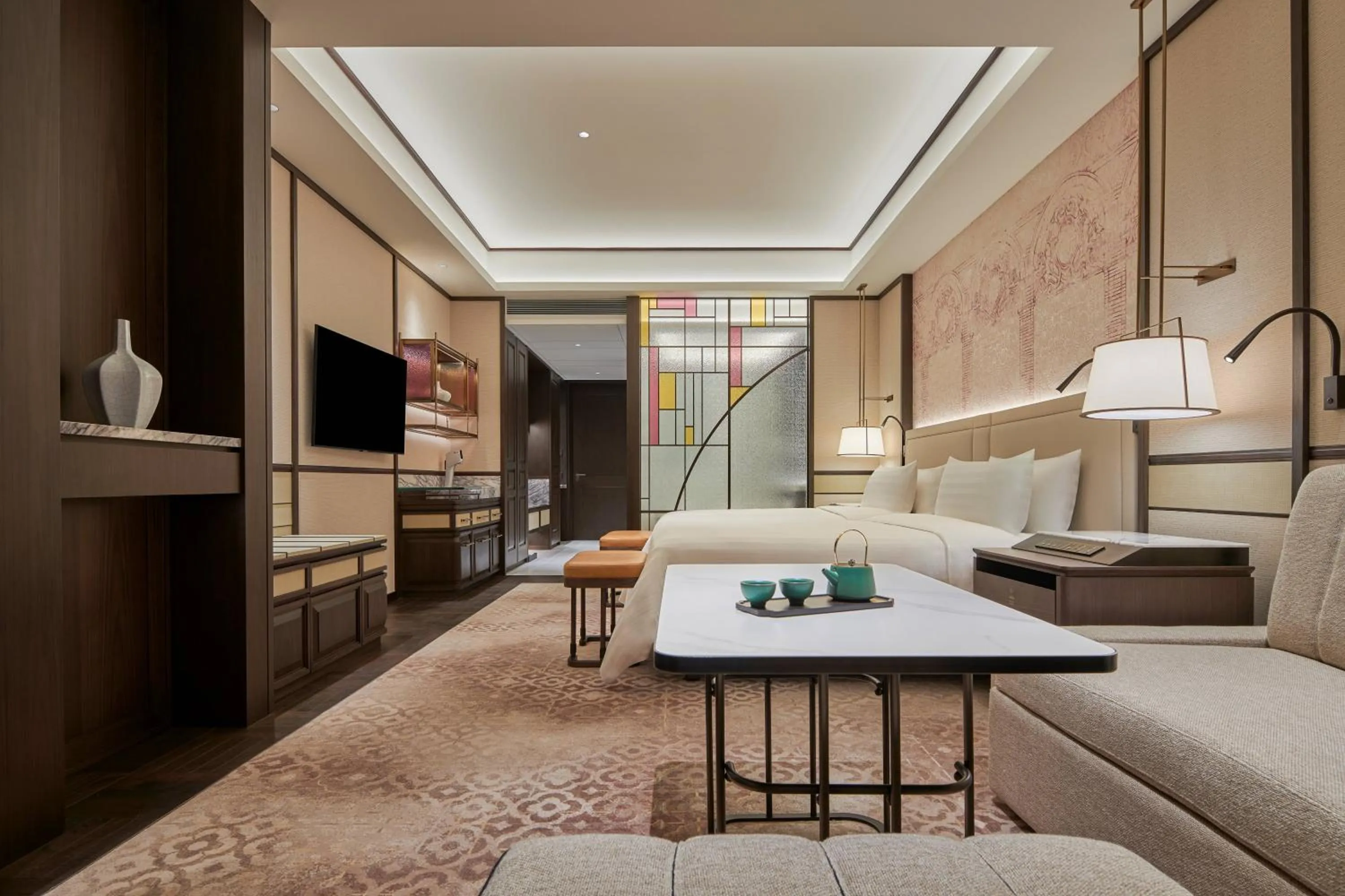 Seating area, Bed in Shangri-La Qiantan, Shanghai - Steps away from the Oriental Sports Center, and easy reach the vibrant art scene of West Bund