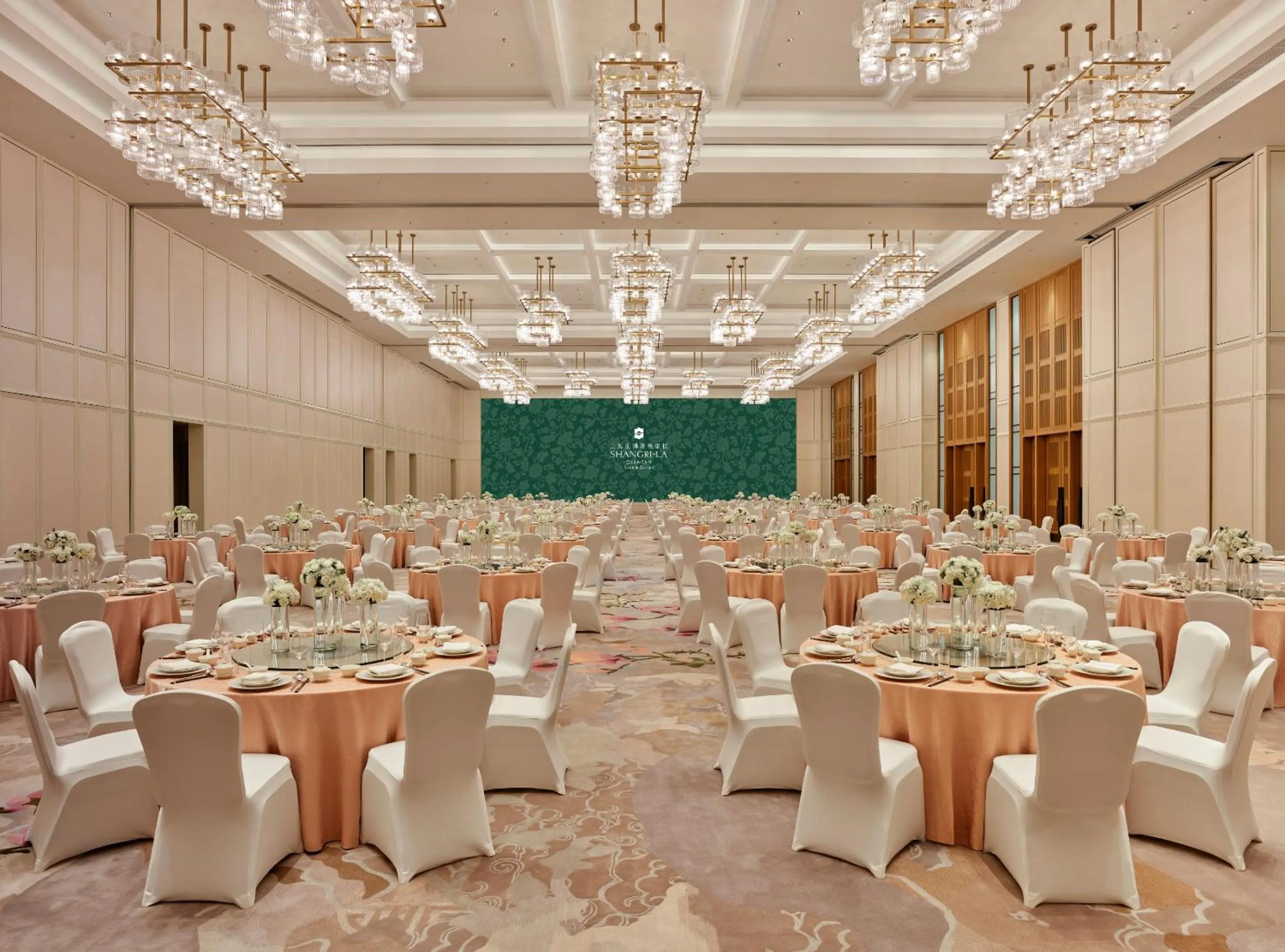 Banquet/Function facilities in Shangri-La Qiantan, Shanghai - Steps away from the Oriental Sports Center, and easy reach the vibrant art scene of West Bund