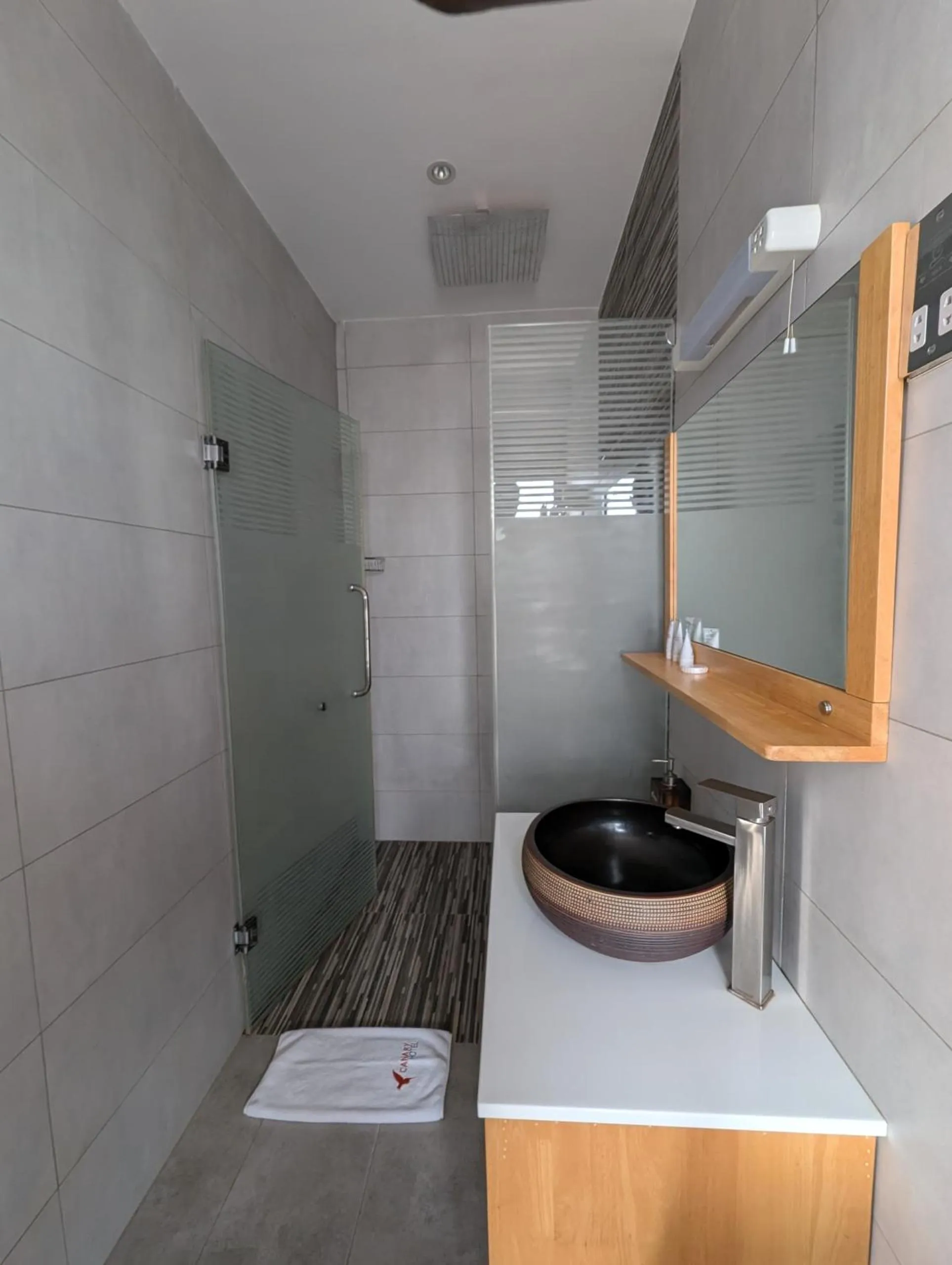 Bathroom in Canary Hotel Kampala