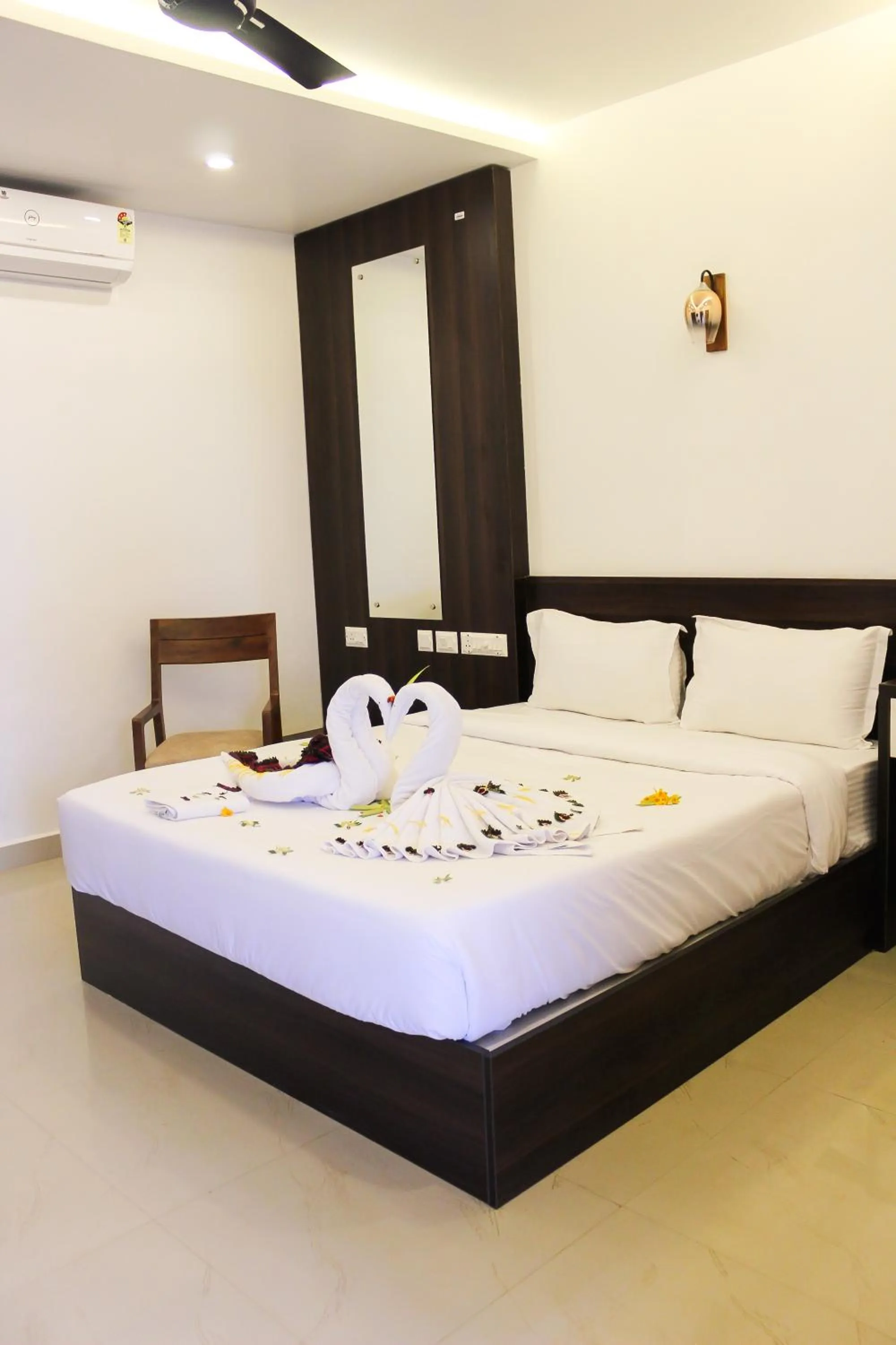 Bed in WOLKENBURG RESORT & SPA