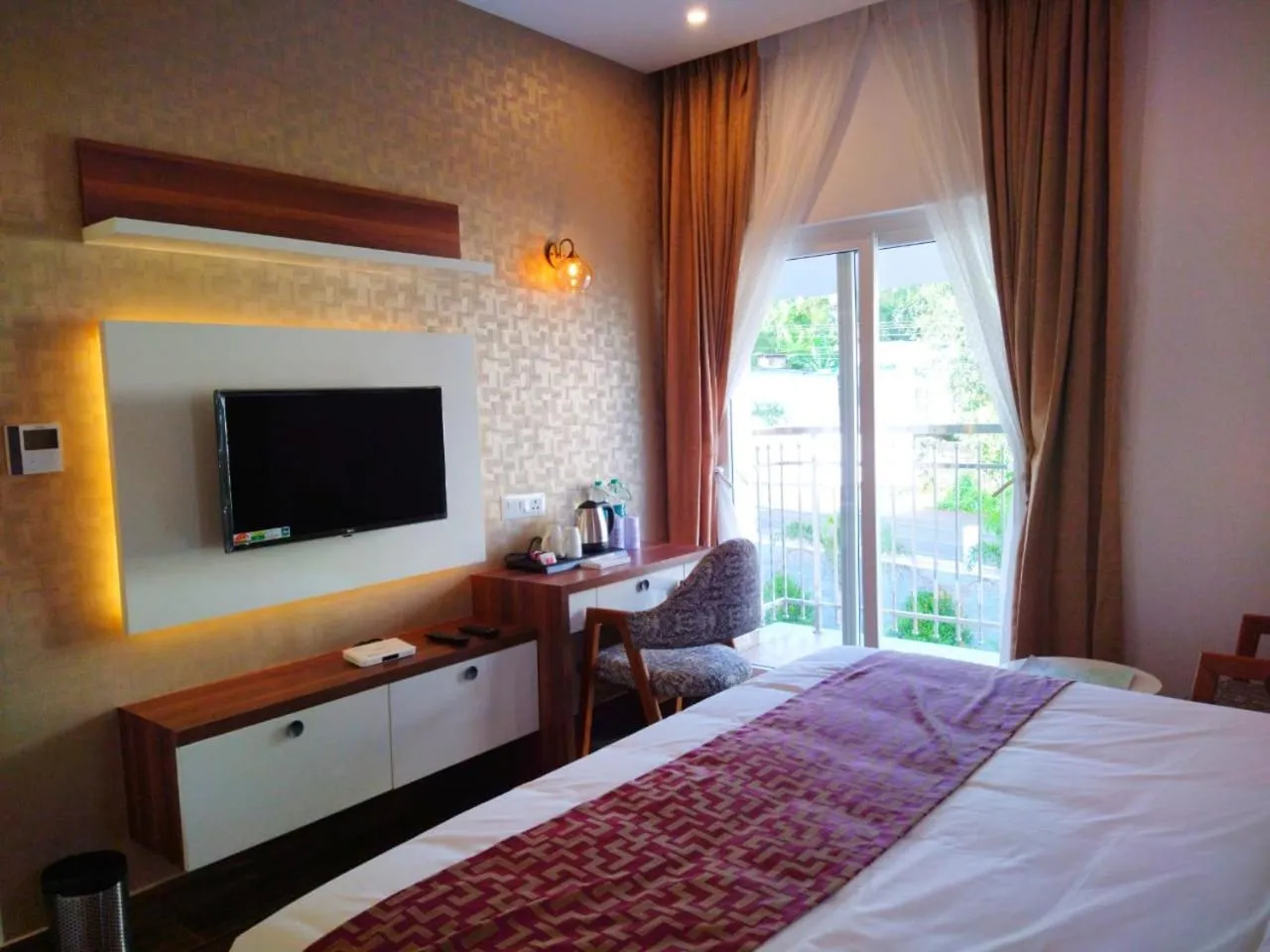 Bed in WOLKENBURG RESORT & SPA