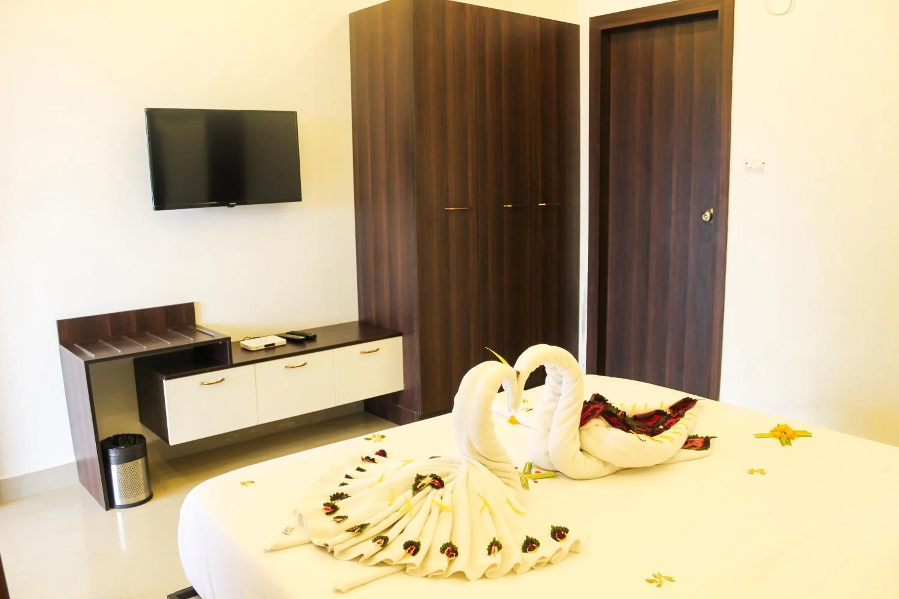 Bedroom, Bed in WOLKENBURG RESORT & SPA