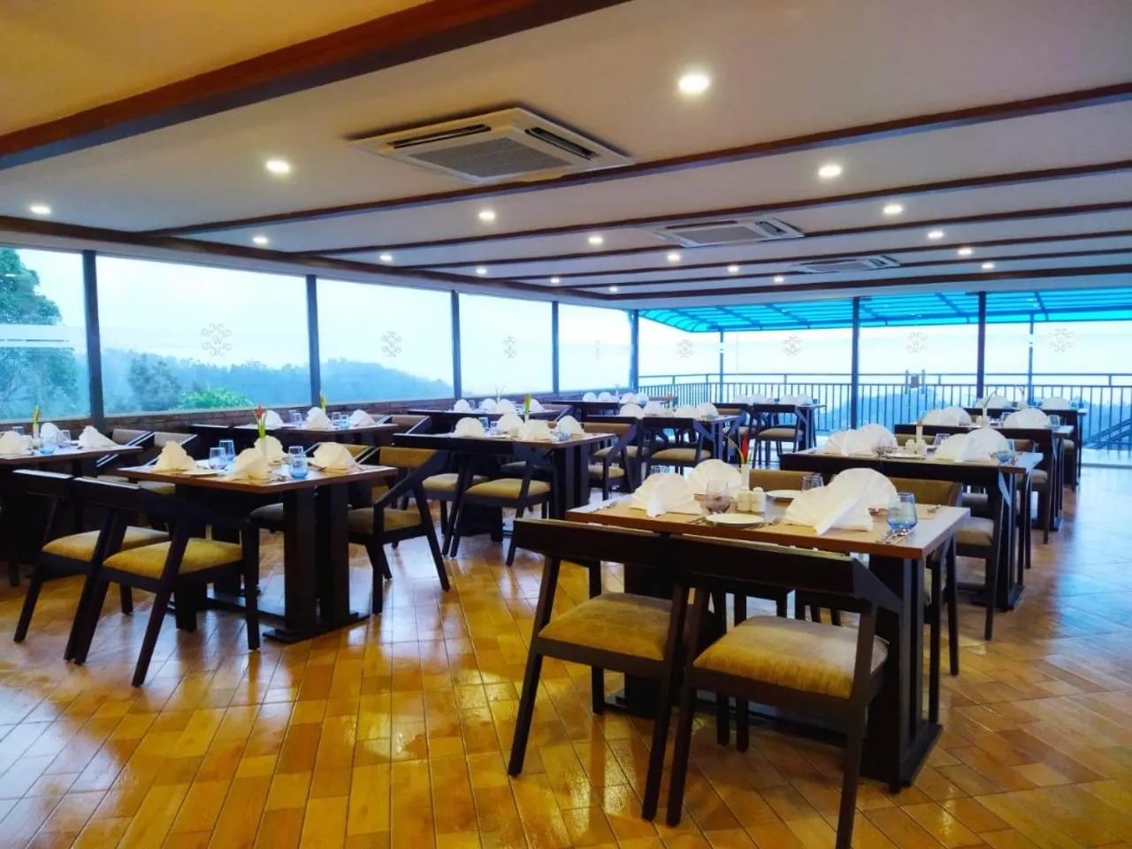 Restaurant/places to eat in WOLKENBURG RESORT & SPA