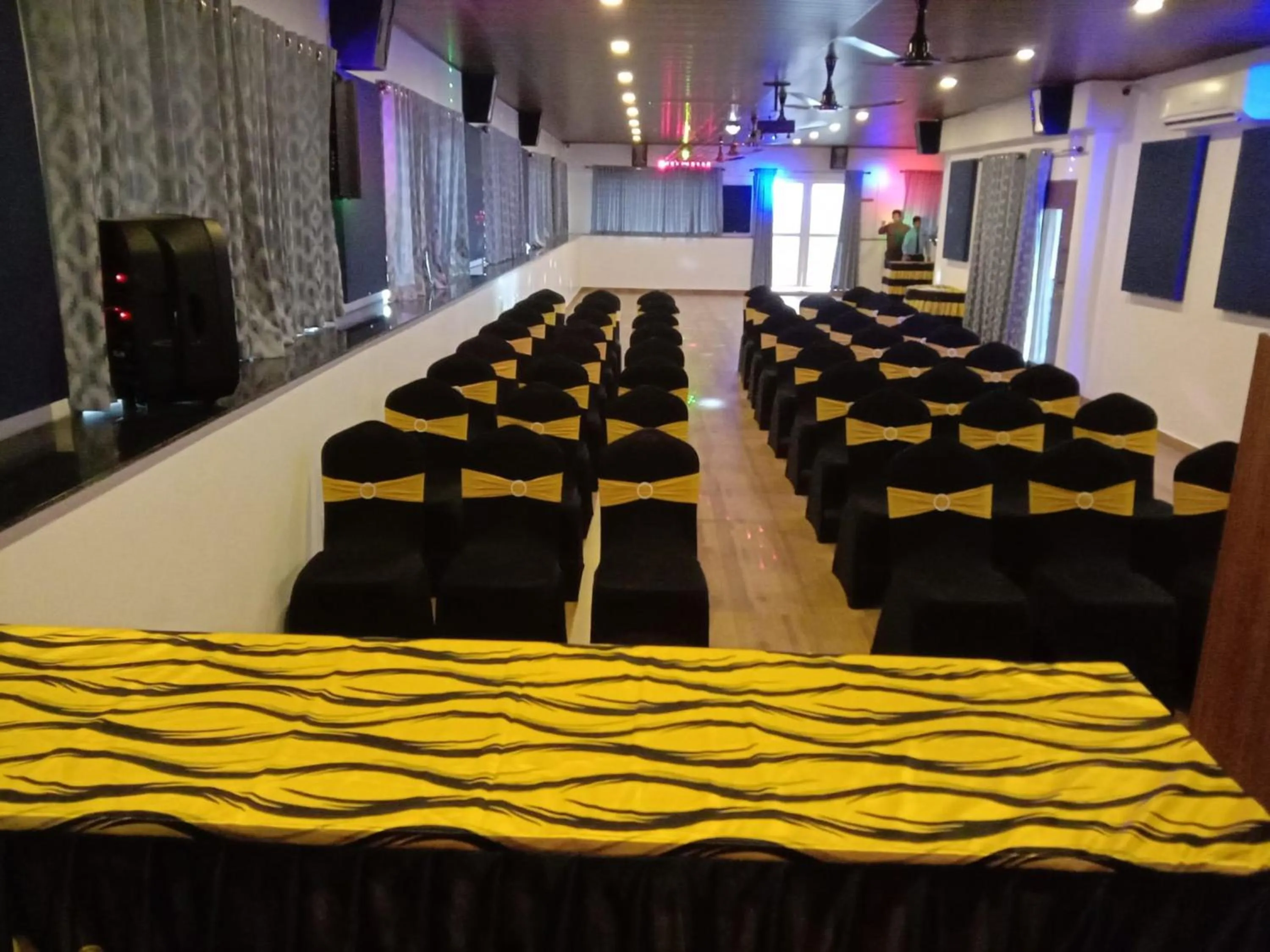 Communal lounge/ TV room in WOLKENBURG RESORT & SPA