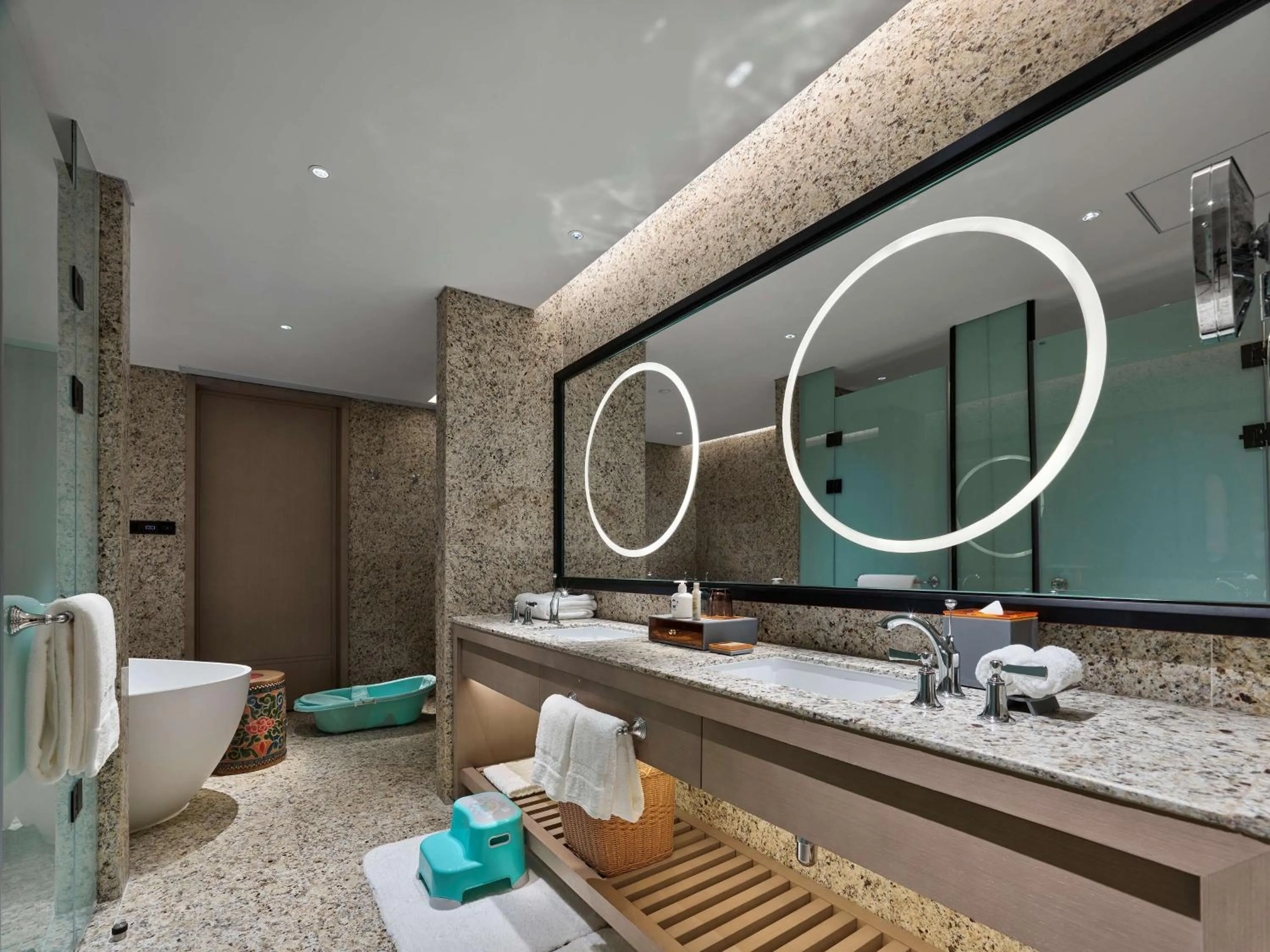 Bathroom in Hilton Shigatse