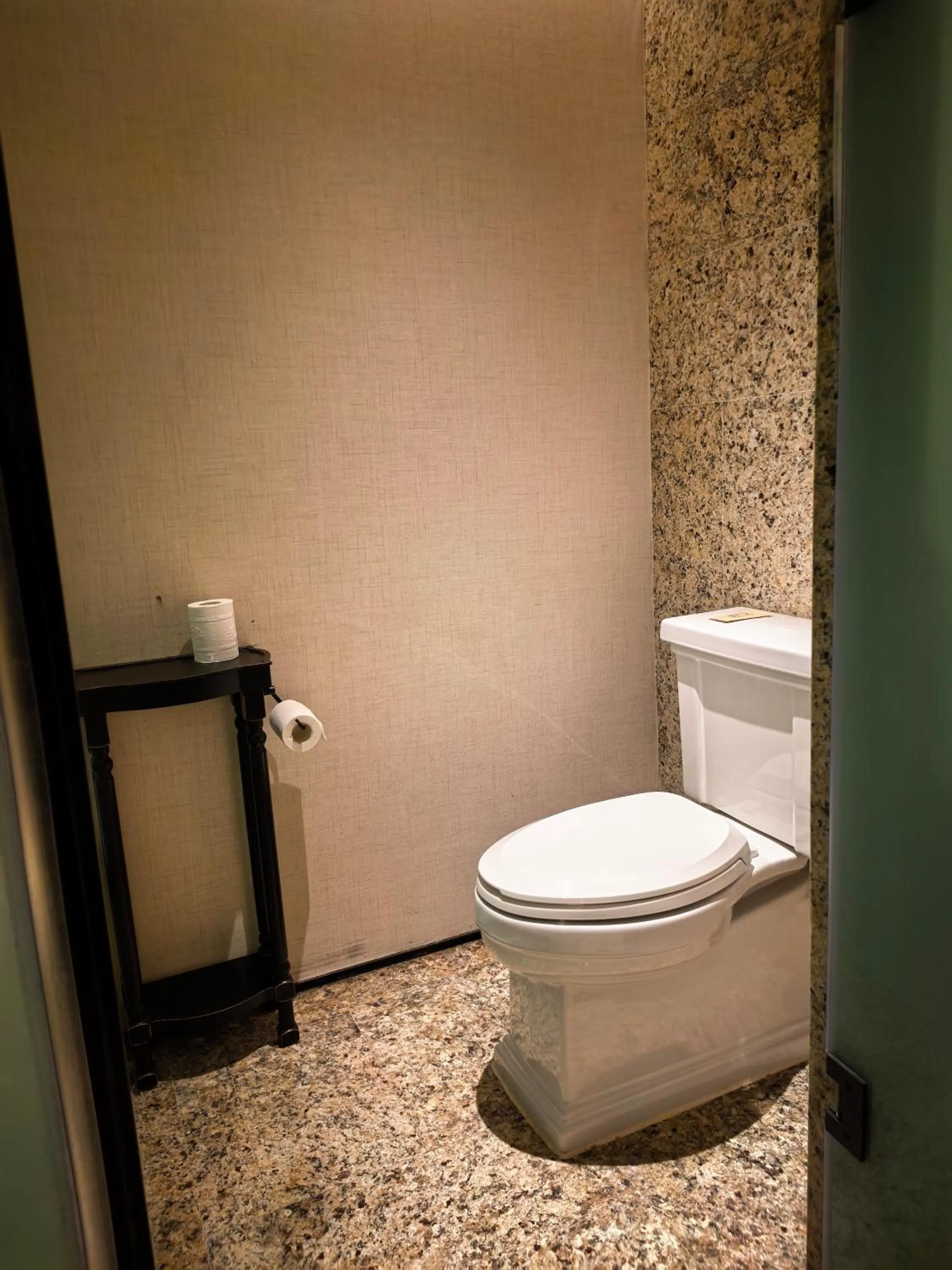 Toilet in Hilton Shigatse