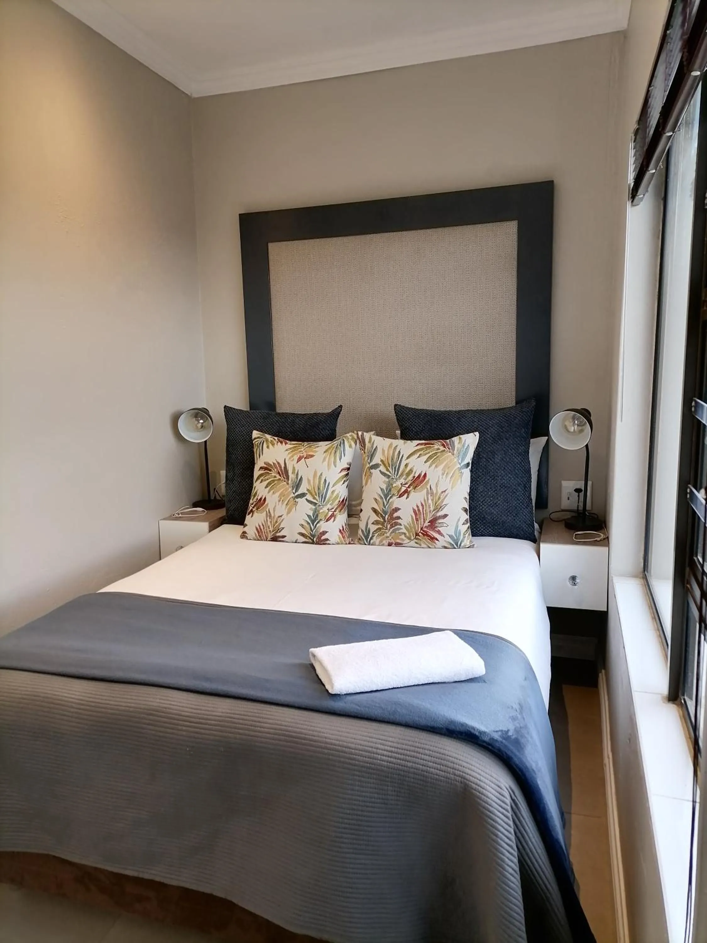 Bedroom, Bed in CityView, a stunning modern apartment