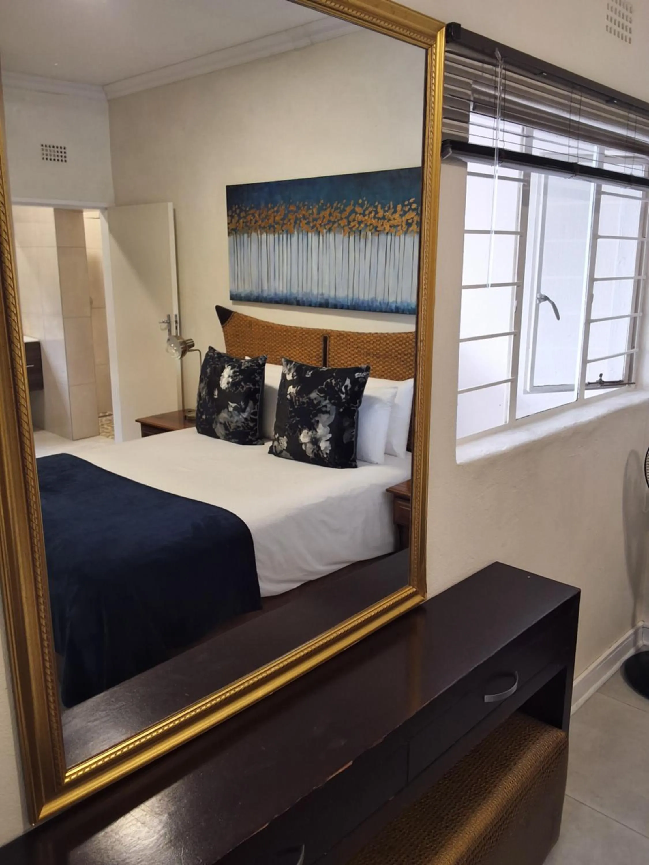 Bedroom, Bed in CityView, a stunning modern apartment