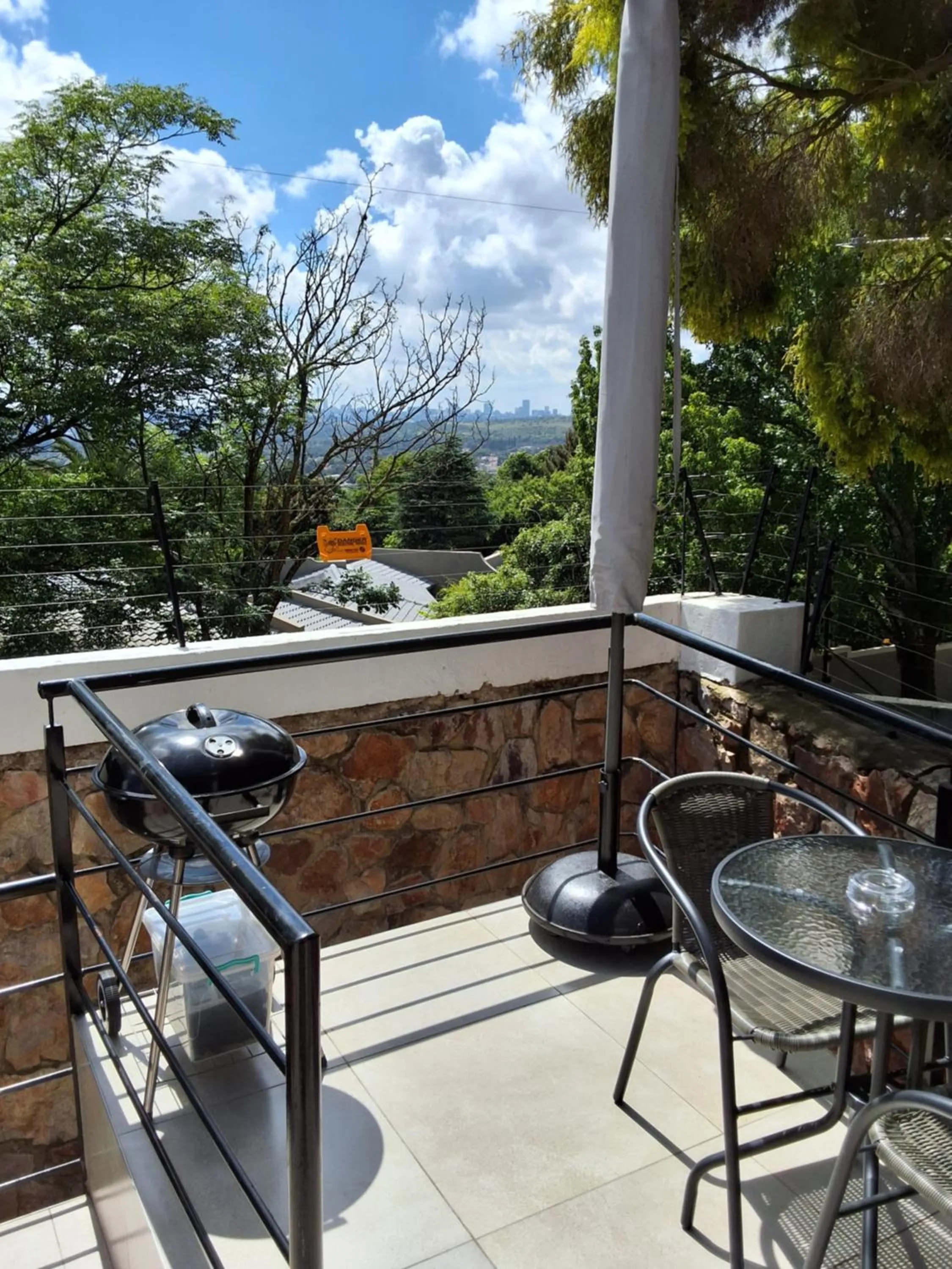 Day in CityView, a stunning modern apartment