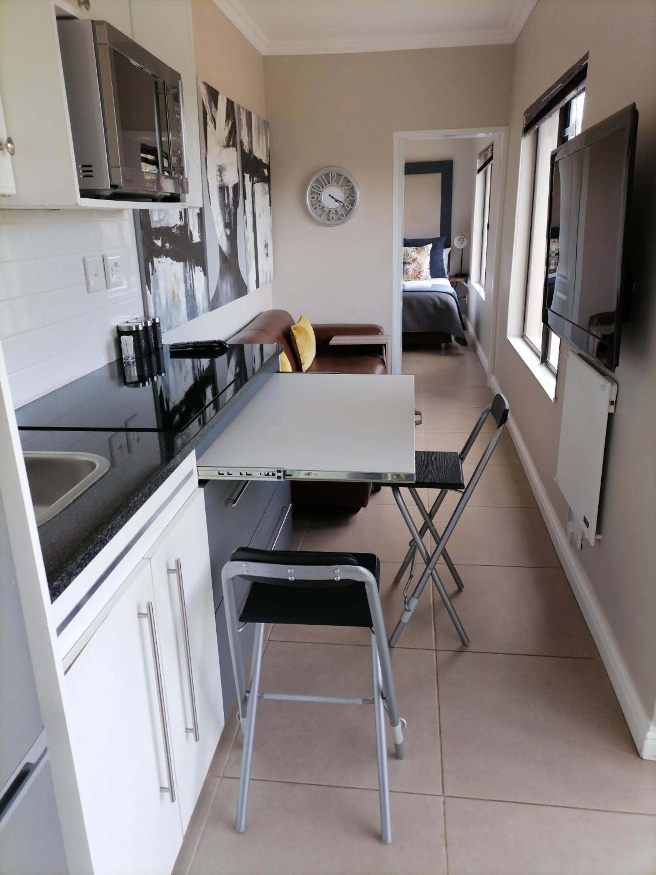 Dinner in CityView, a stunning modern apartment