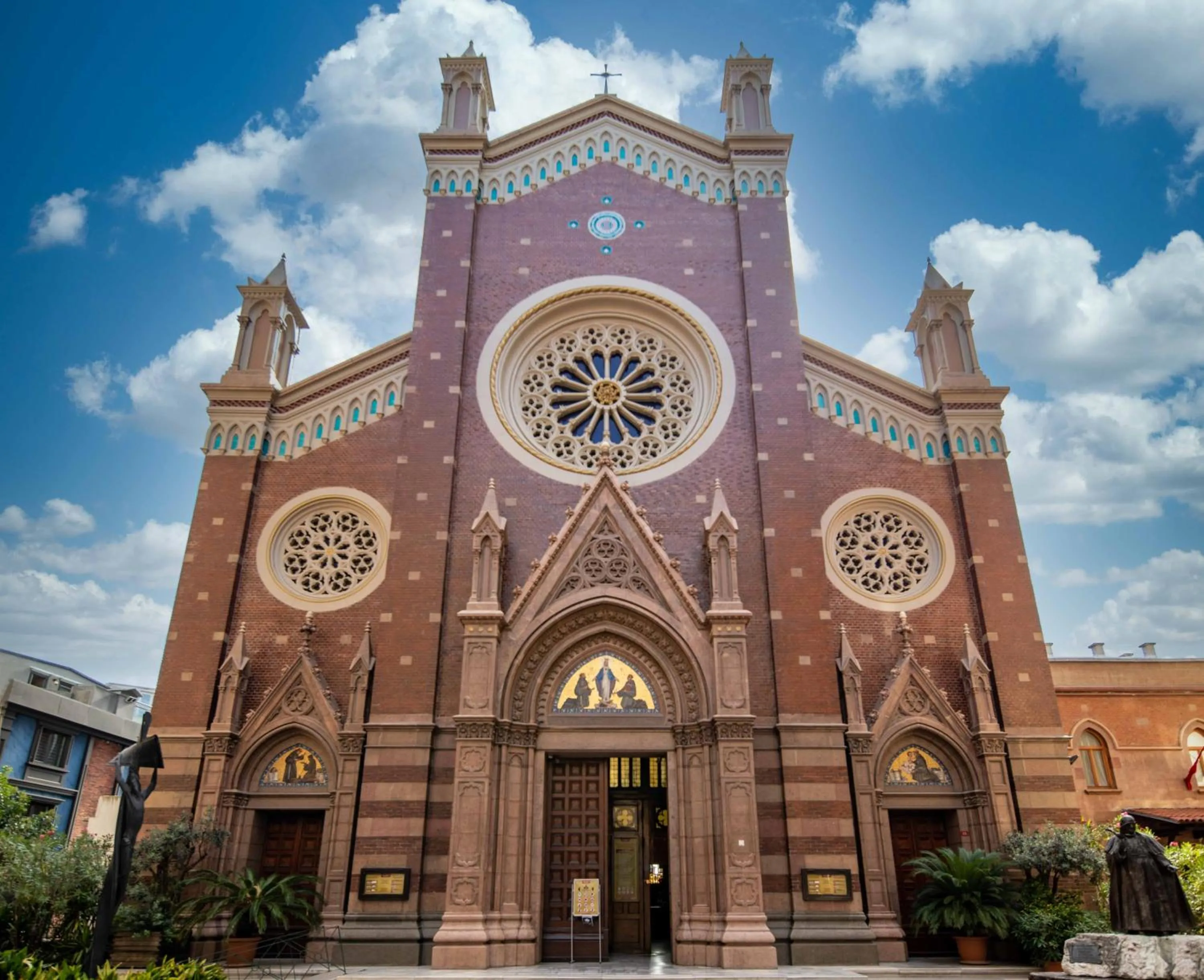 Nearby landmark in SALA SUITES