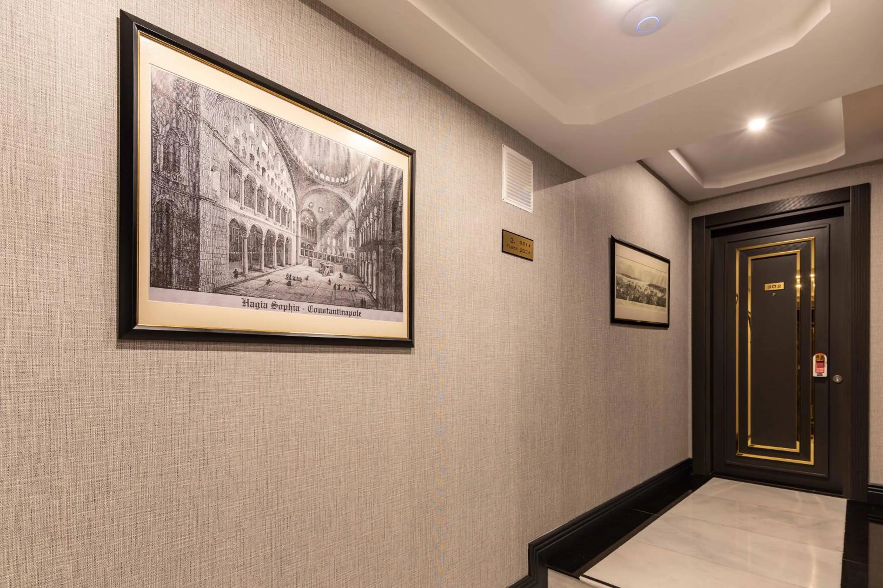 Facade/entrance in SALA SUITES