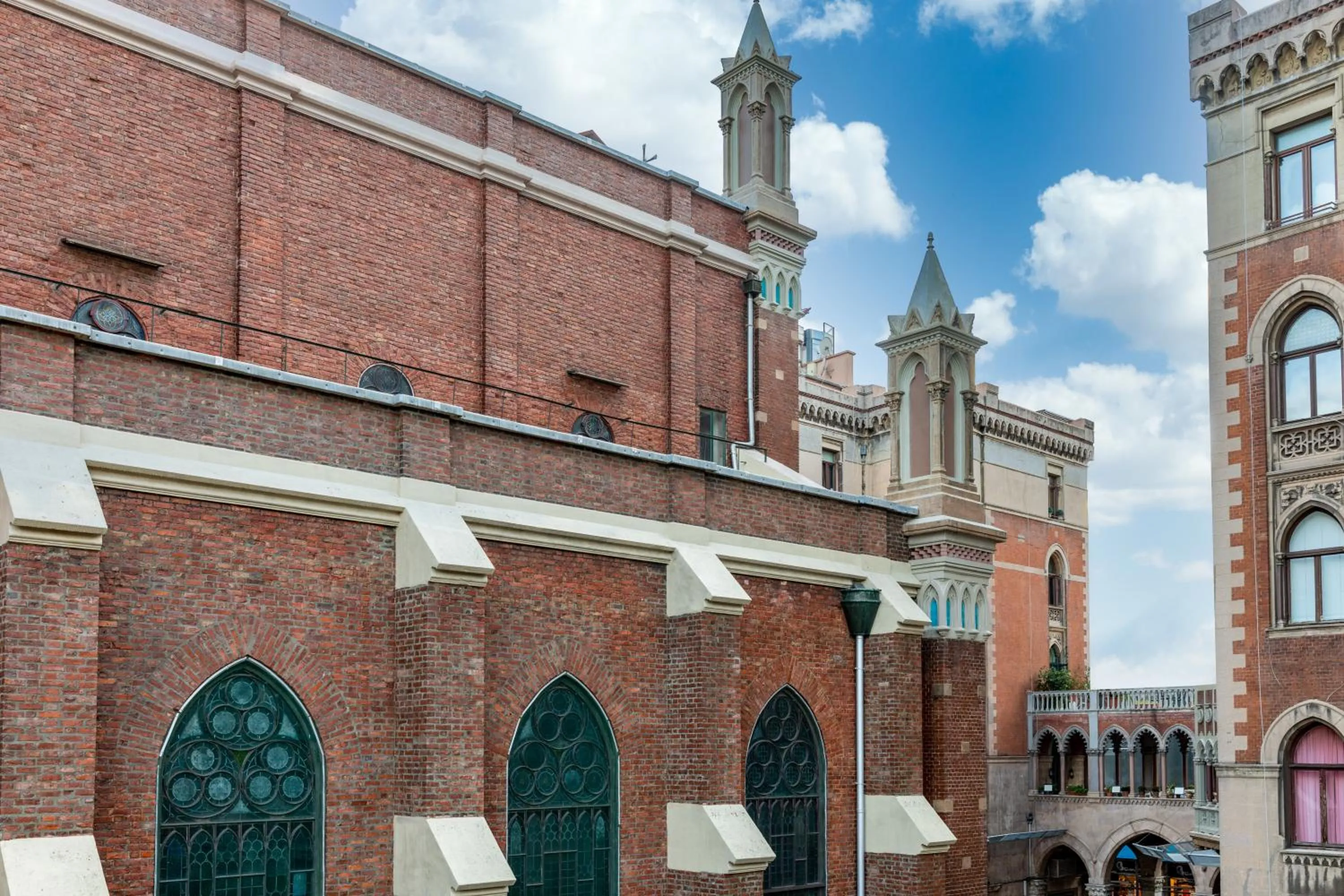 Nearby landmark in SALA SUITES