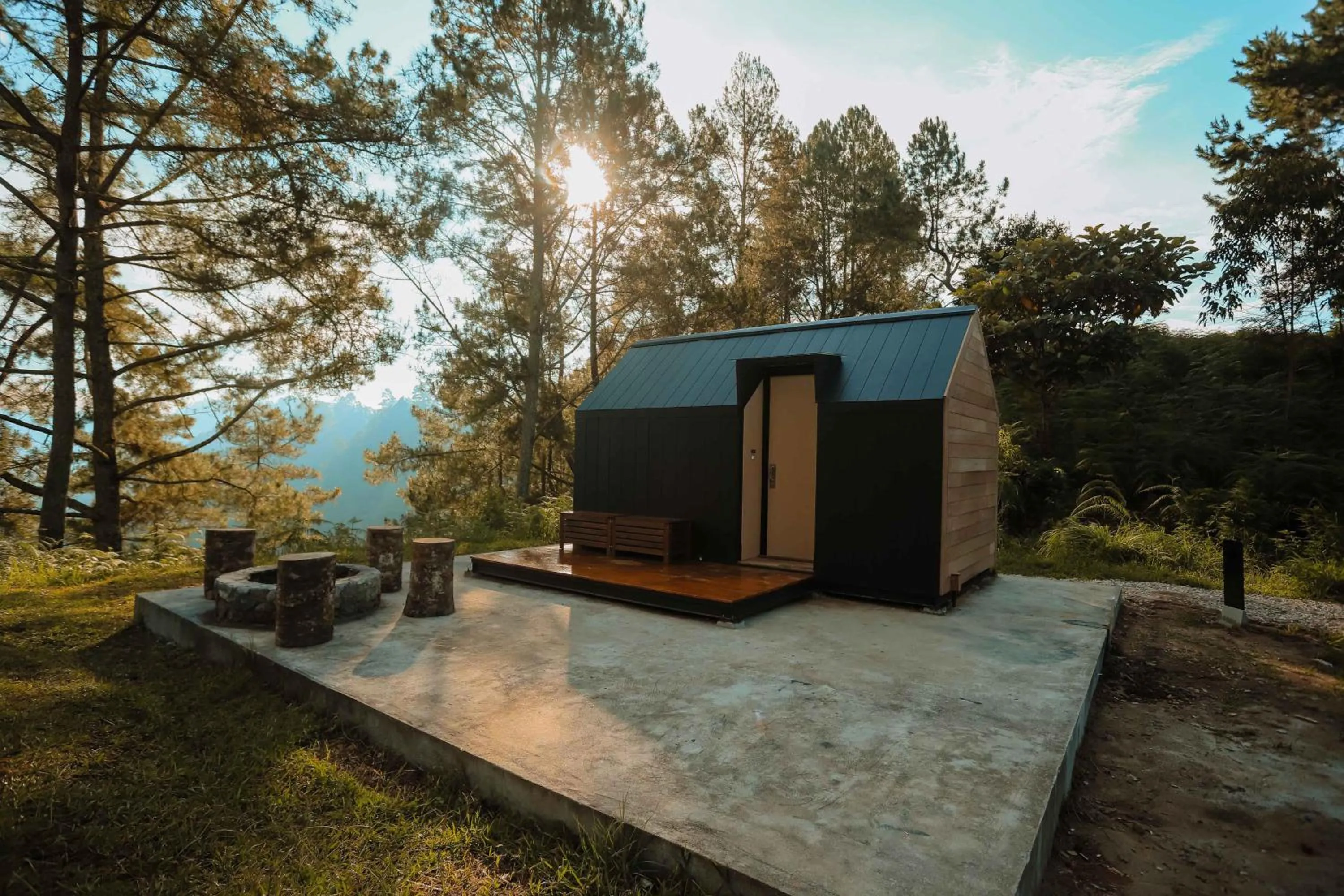 Property building in Bobocabin Kaldera, Toba