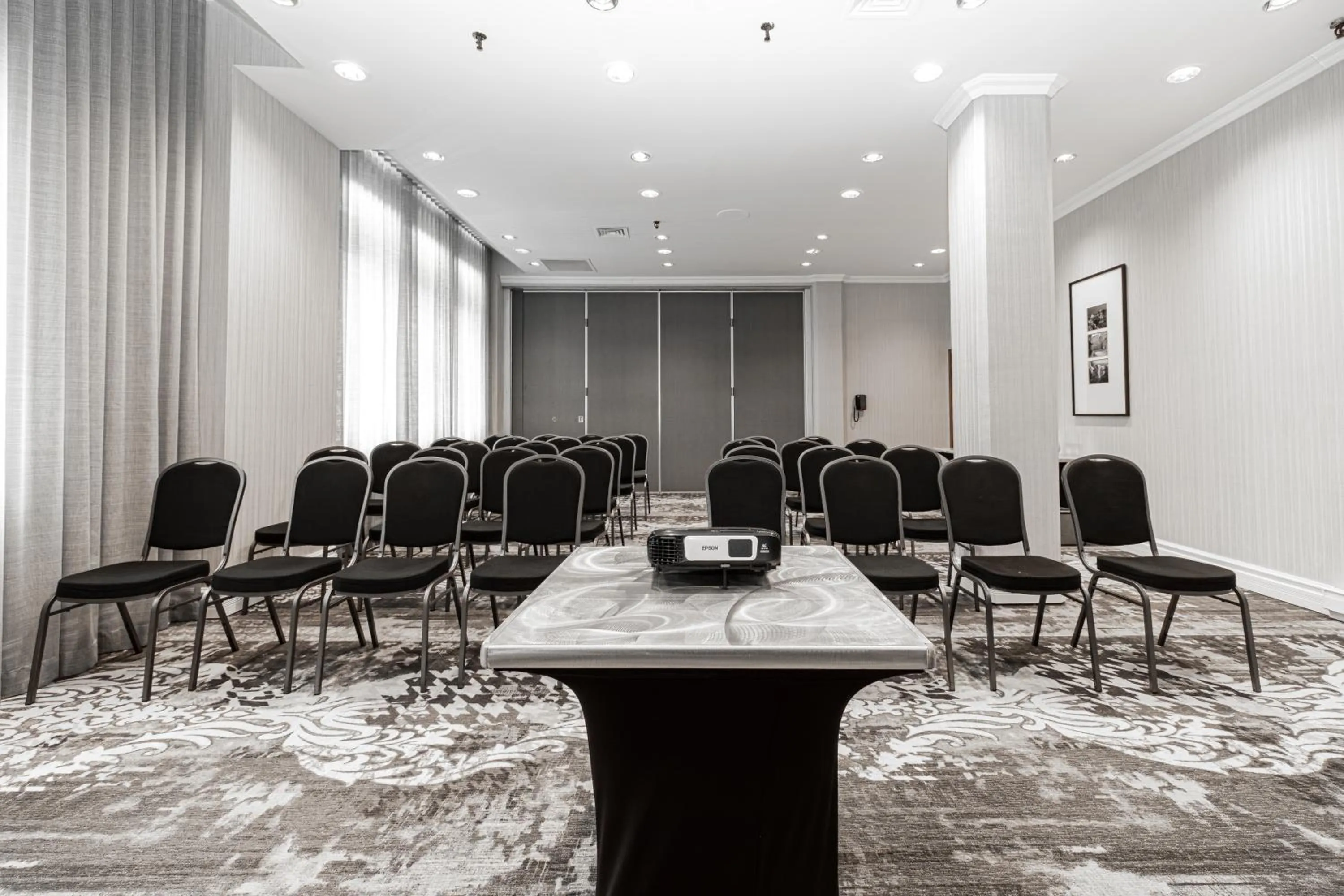Meeting/conference room in Hotel Manoir Victoria