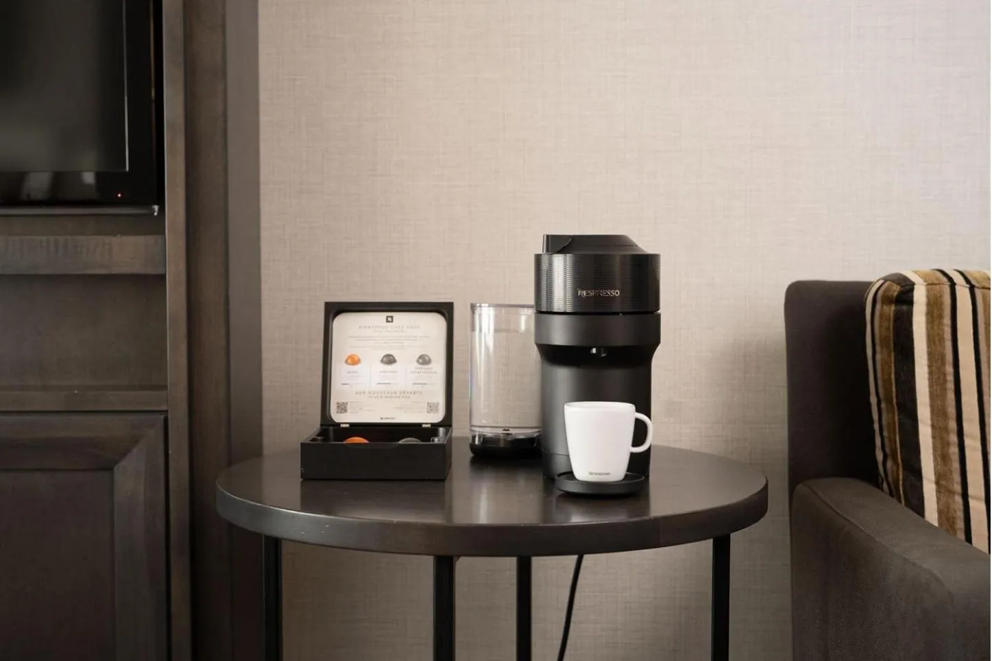 Coffee/tea facilities in Hotel Manoir Victoria