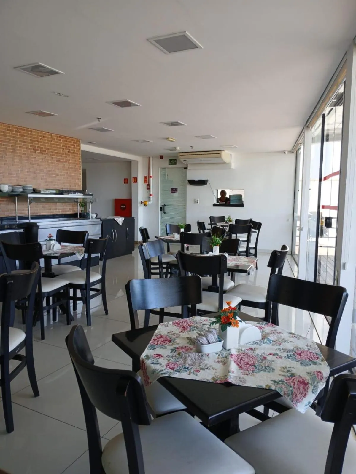 Restaurant/places to eat in Pinda Palace Hotel