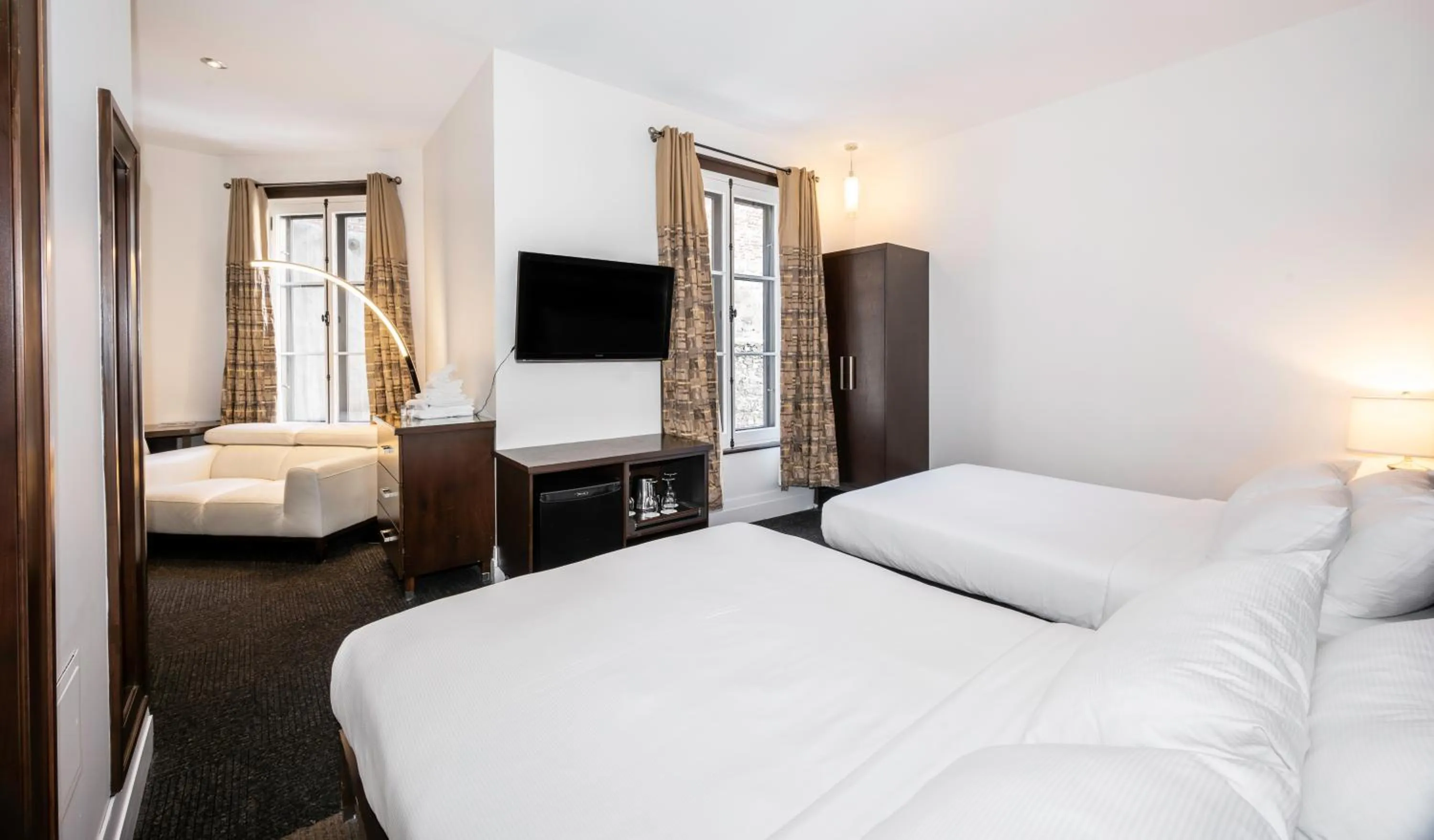 Photo of the whole room, Bed in Hôtel Sainte-Anne