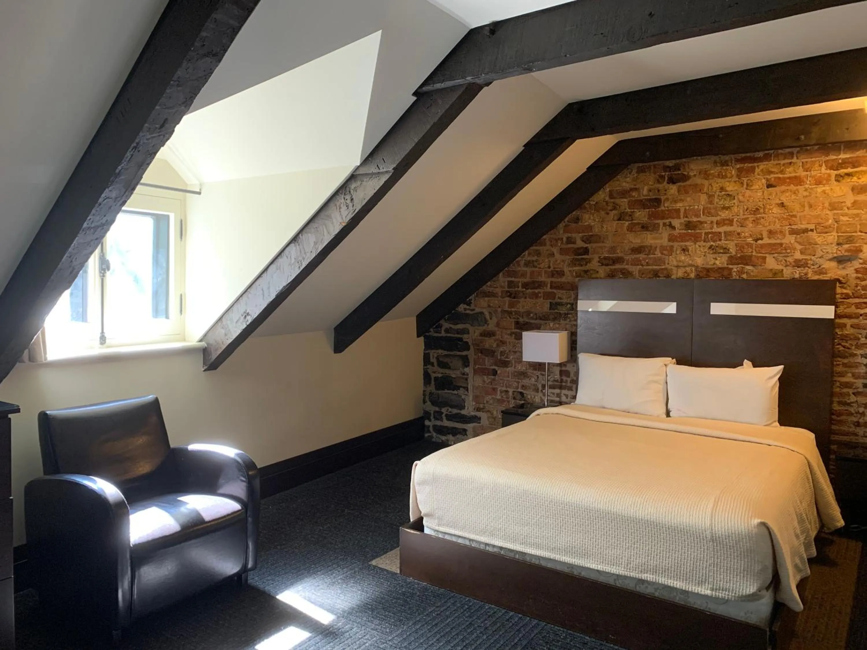 Bed in Hôtel Sainte-Anne