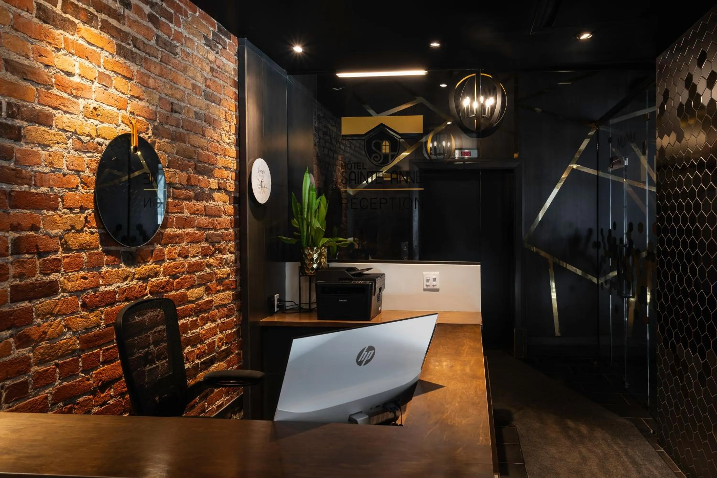 Property building in Hôtel Sainte-Anne