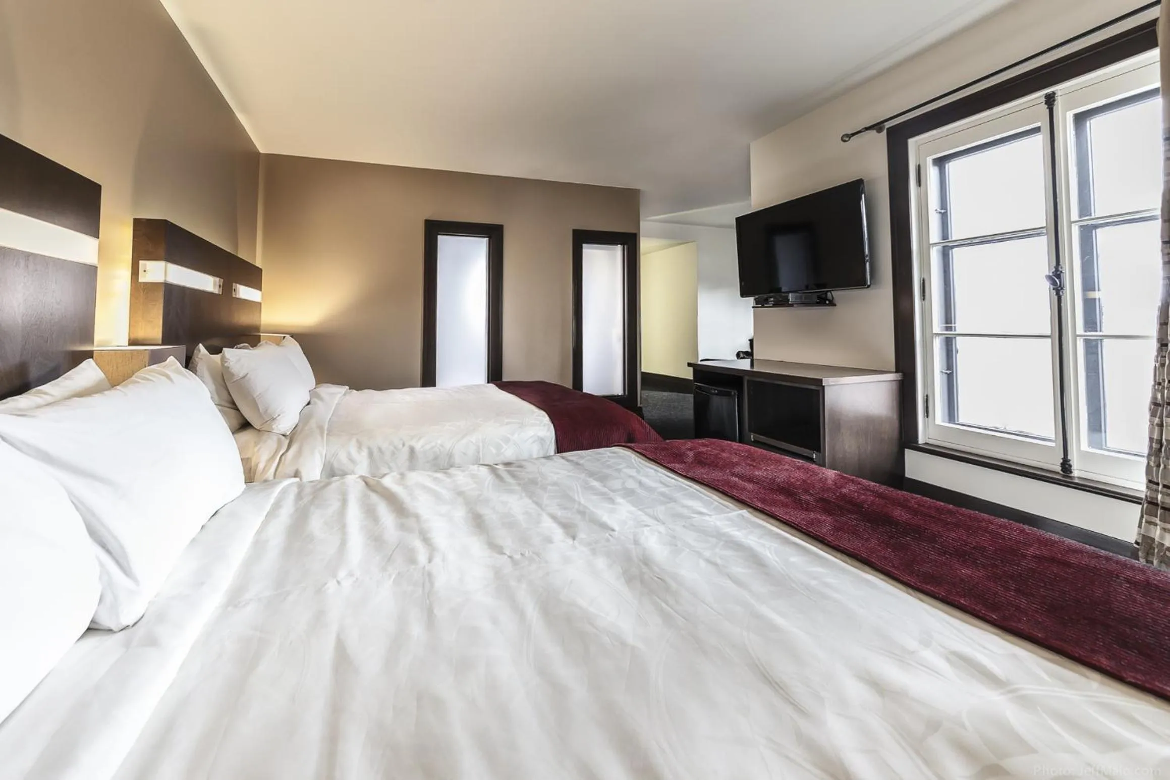 Bedroom, Bed in Hôtel Sainte-Anne