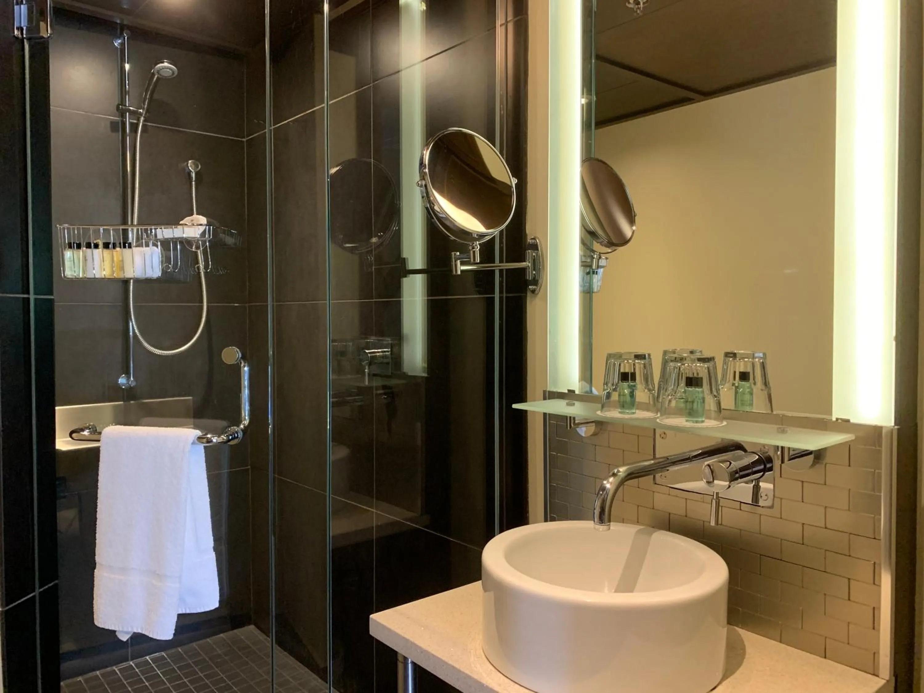 Bathroom in Hôtel Sainte-Anne