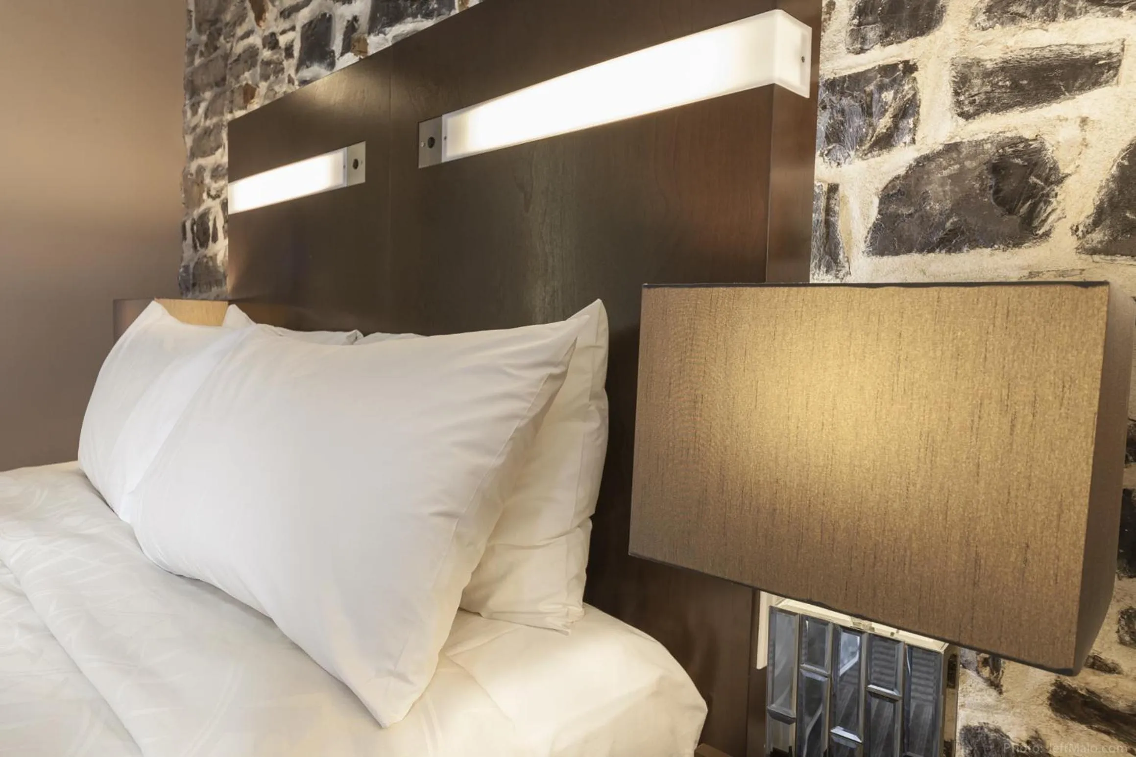 Bed in Hôtel Sainte-Anne