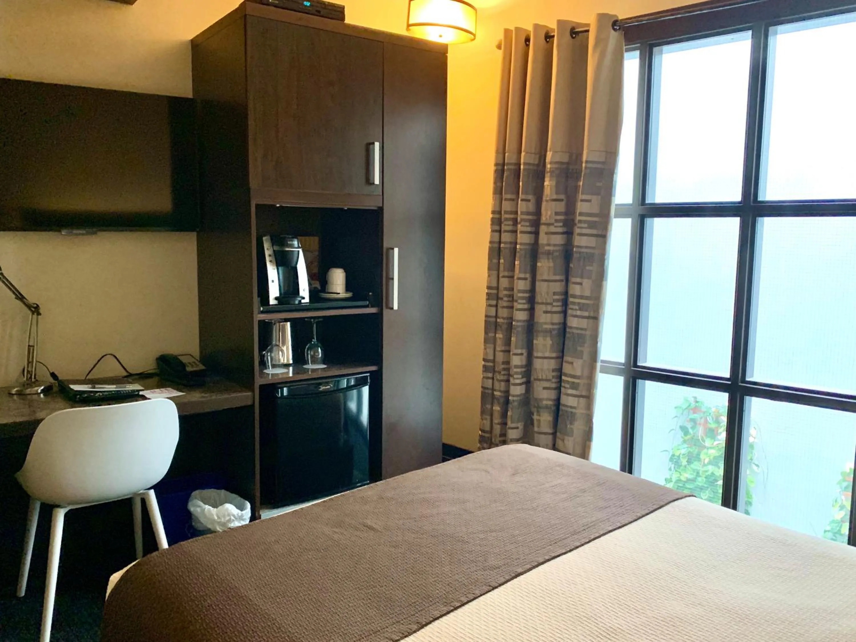 Bed in Hôtel Sainte-Anne