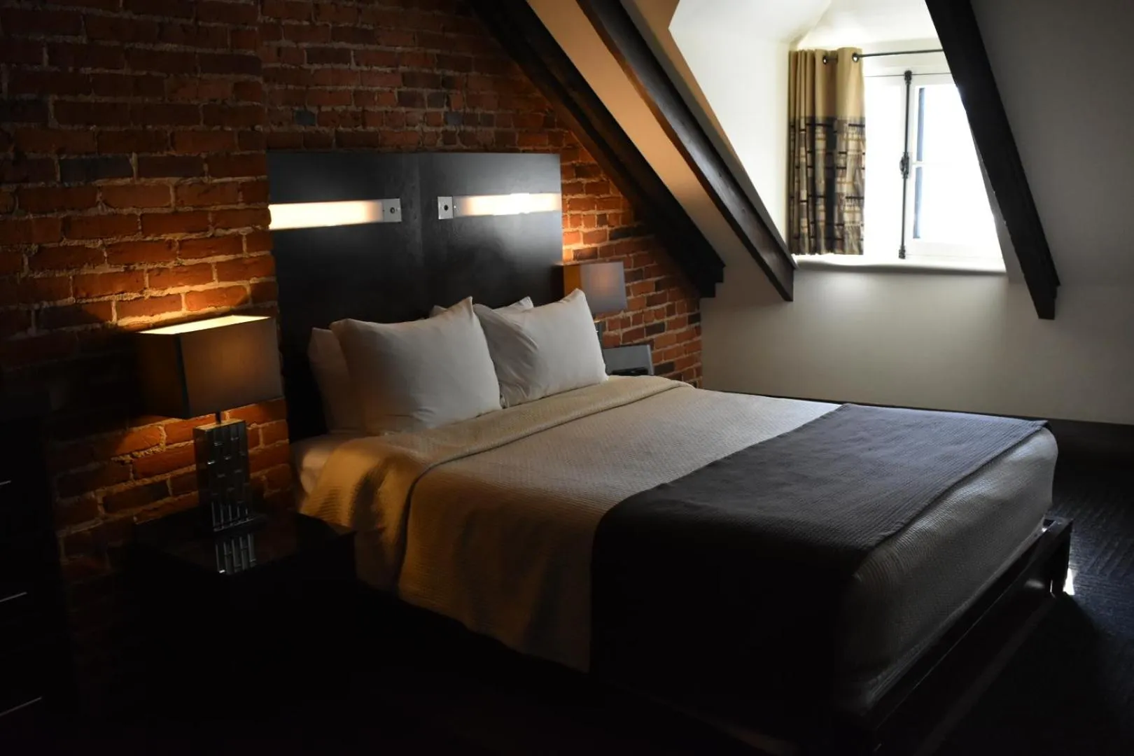 Bed in Hôtel Sainte-Anne