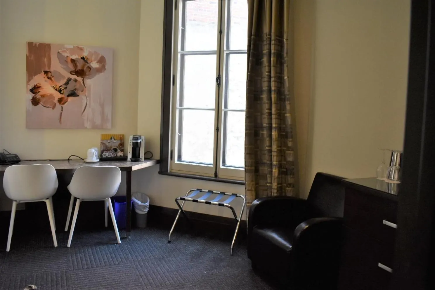 Coffee/tea facilities in Hôtel Sainte-Anne