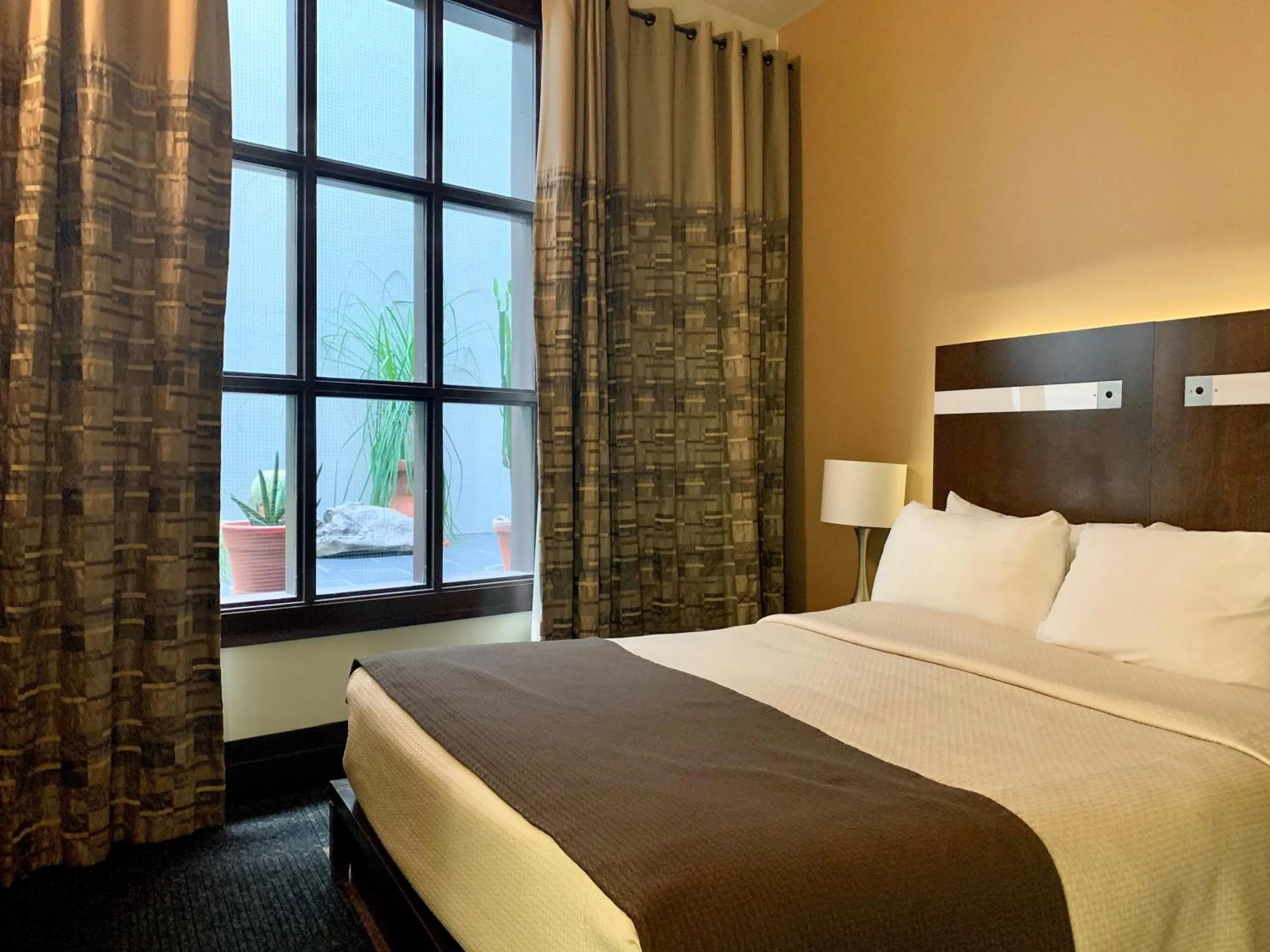 Bed in Hôtel Sainte-Anne