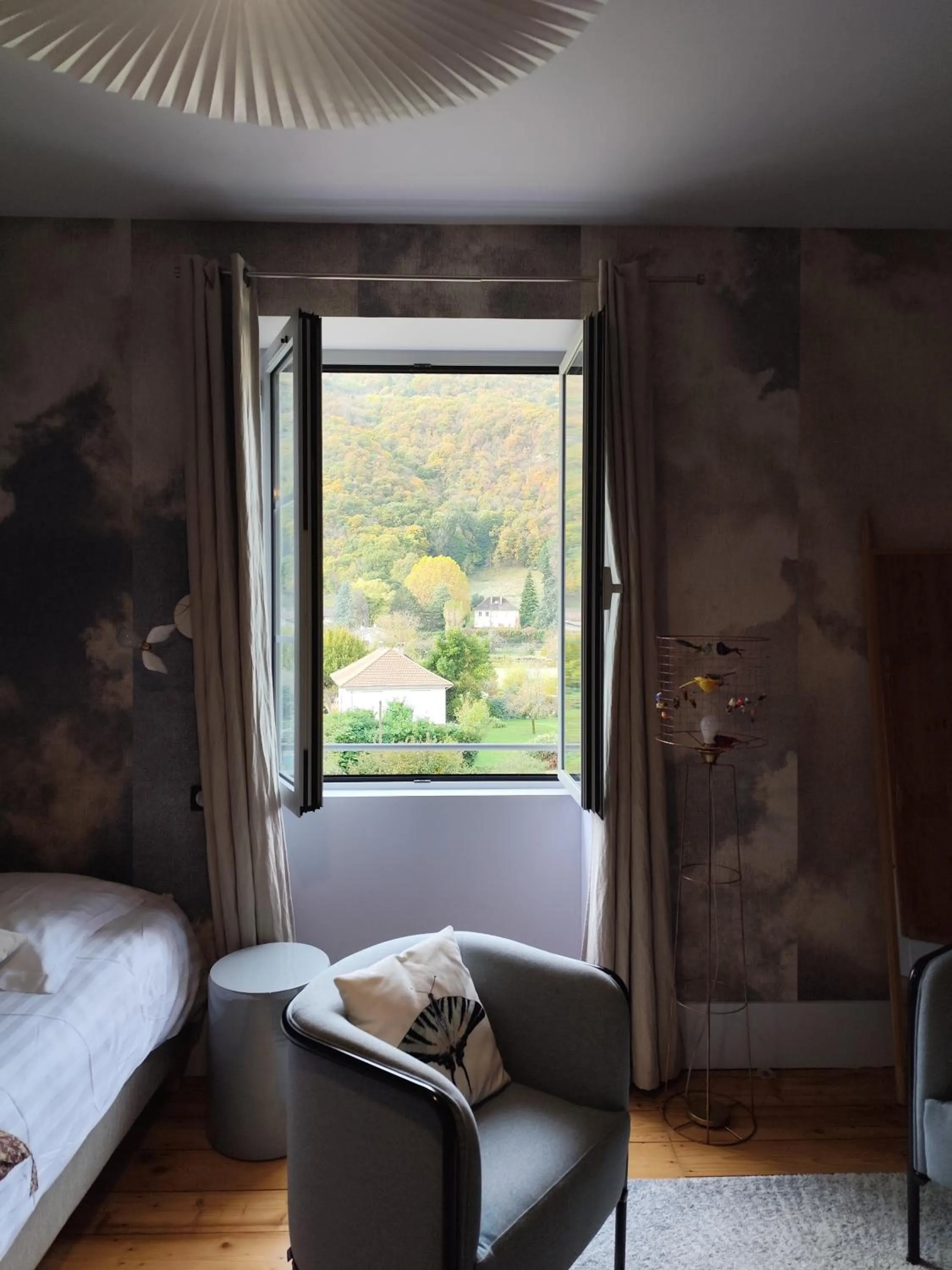 Bed in Domaine Clairfontaine Noyarey - Suites Junior