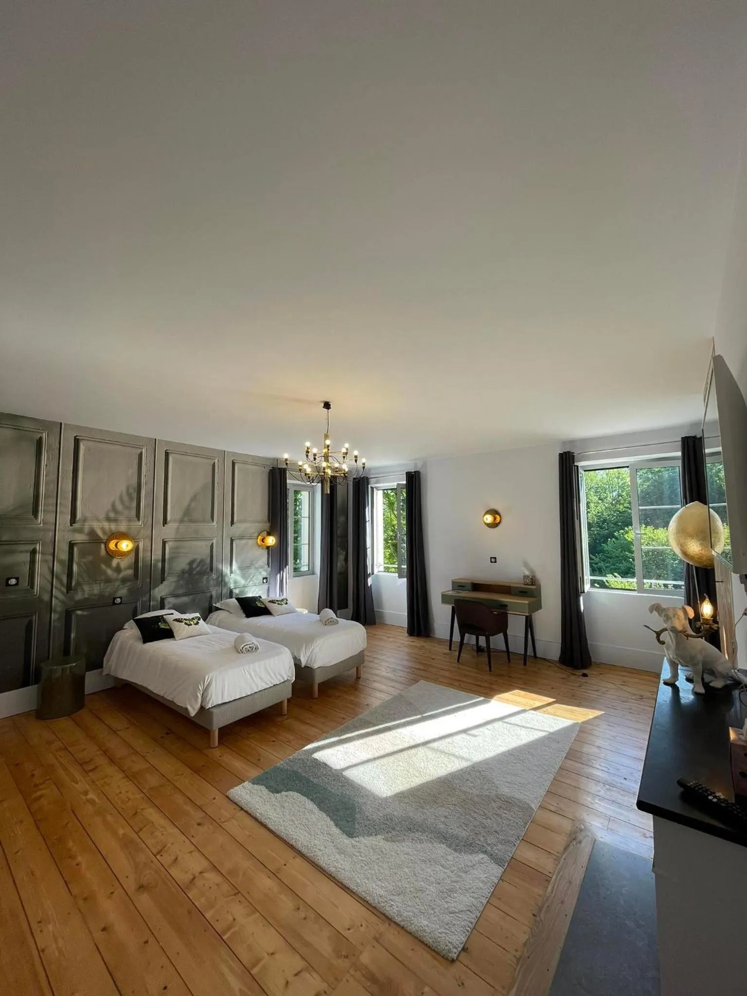 Bed in Domaine Clairfontaine Noyarey - Suites Junior