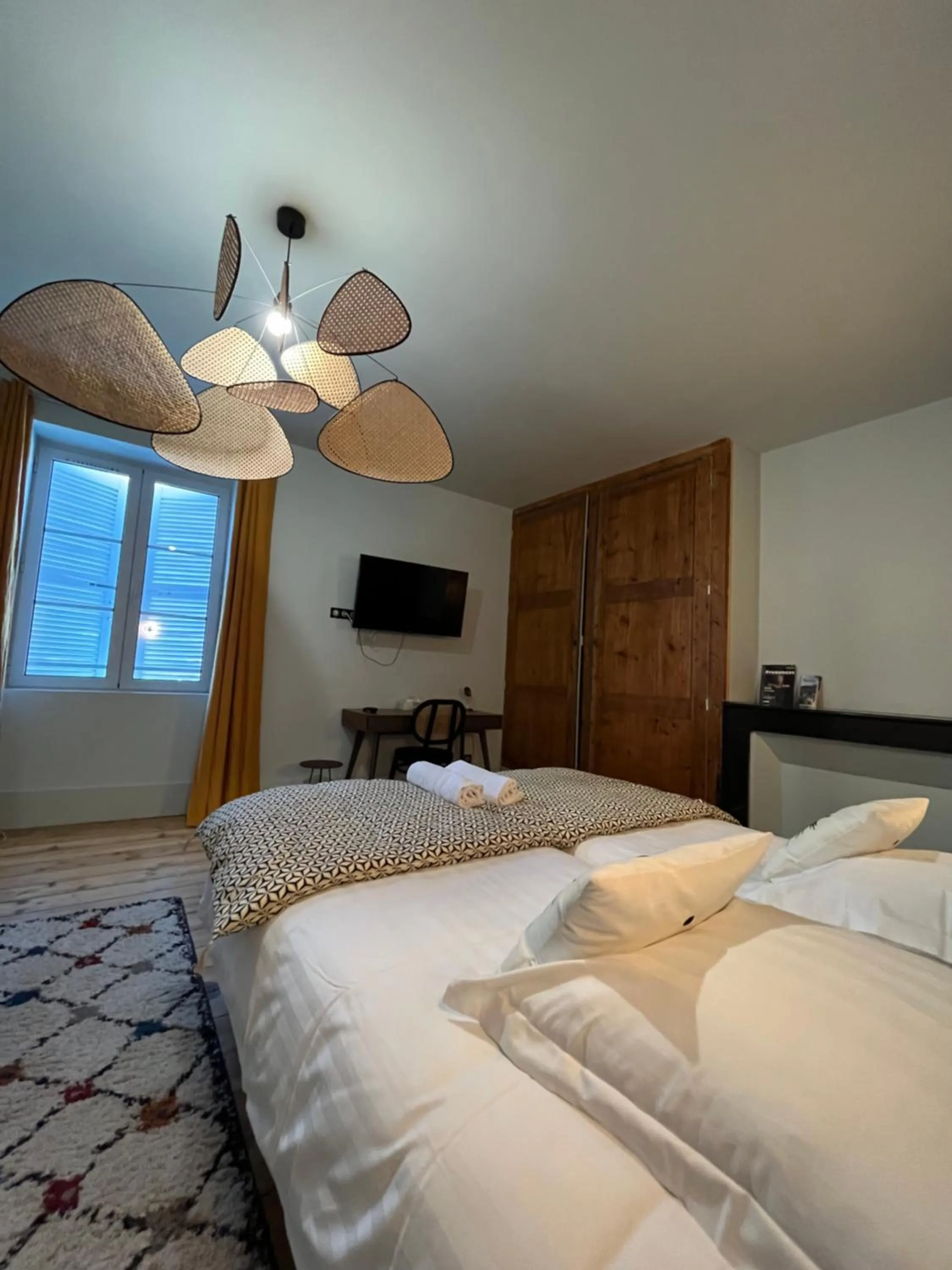 Bed in Domaine Clairfontaine Noyarey - Suites Junior