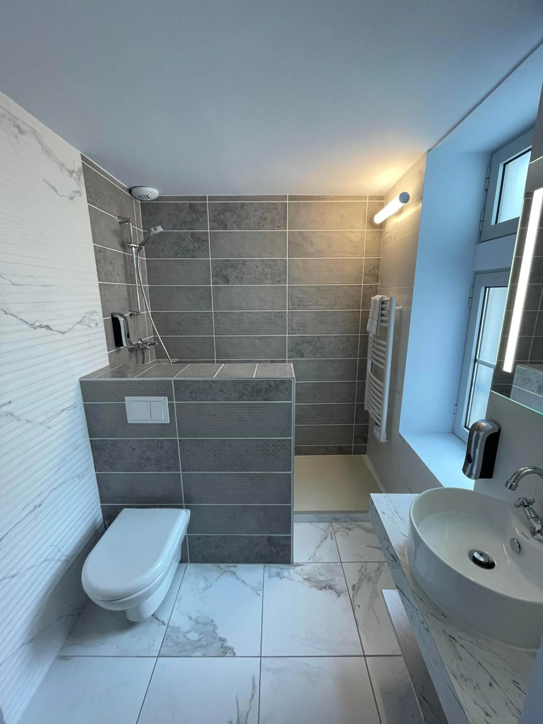 Shower in Domaine Clairfontaine Noyarey - Suites Junior