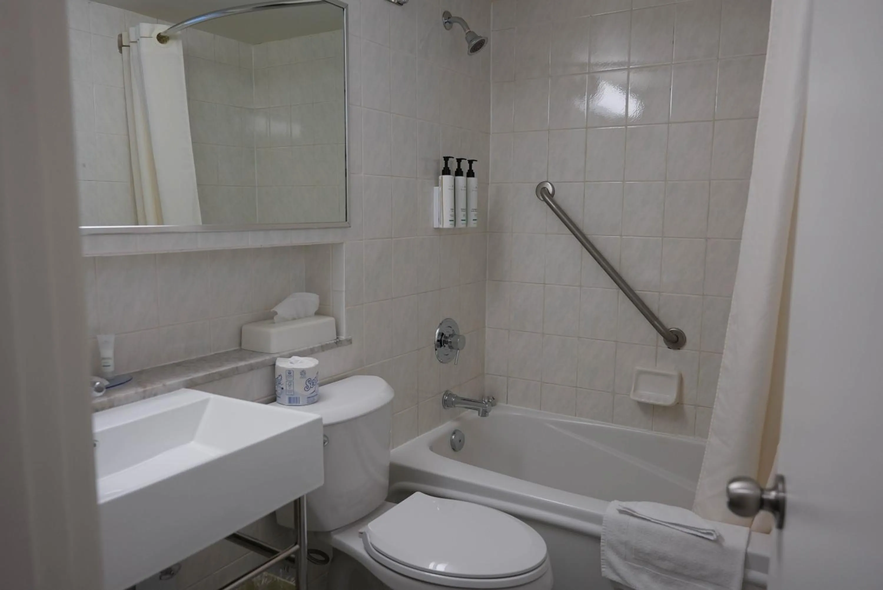 Shower in Travelodge by Wyndham Niagara Falls At the Falls