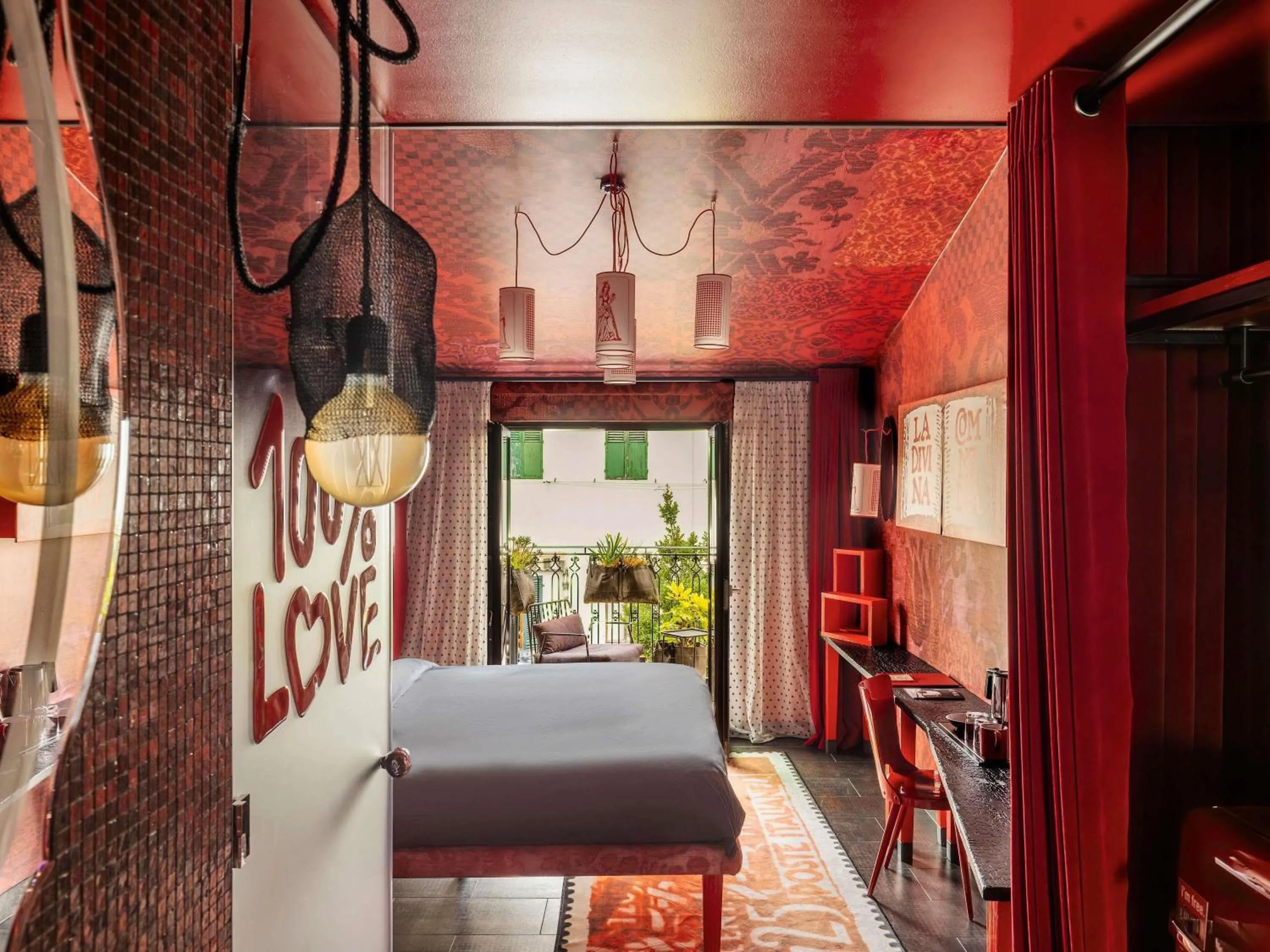 Bedroom, Bed in 25hours Hotel Florence Piazza San Paolino