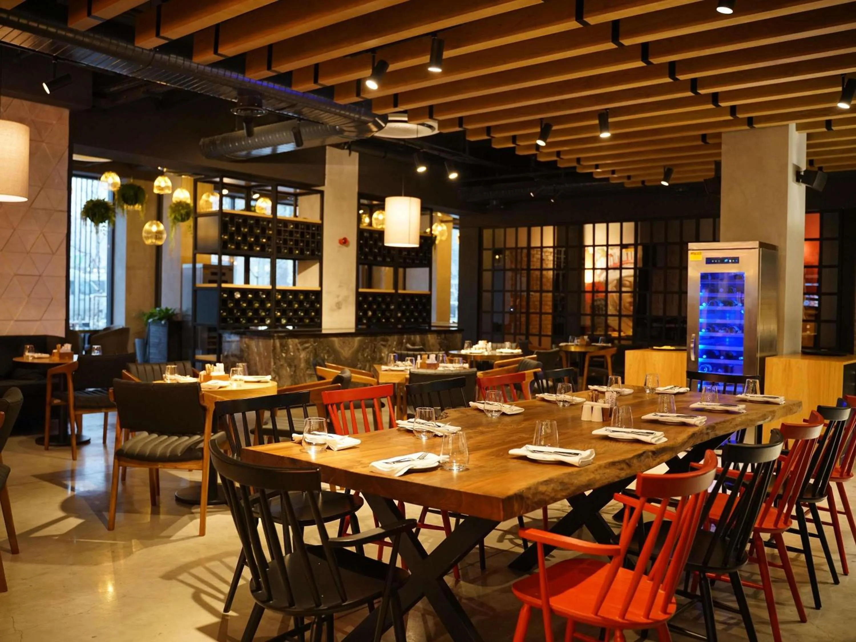 Restaurant/places to eat in Novotel Bishkek City Center