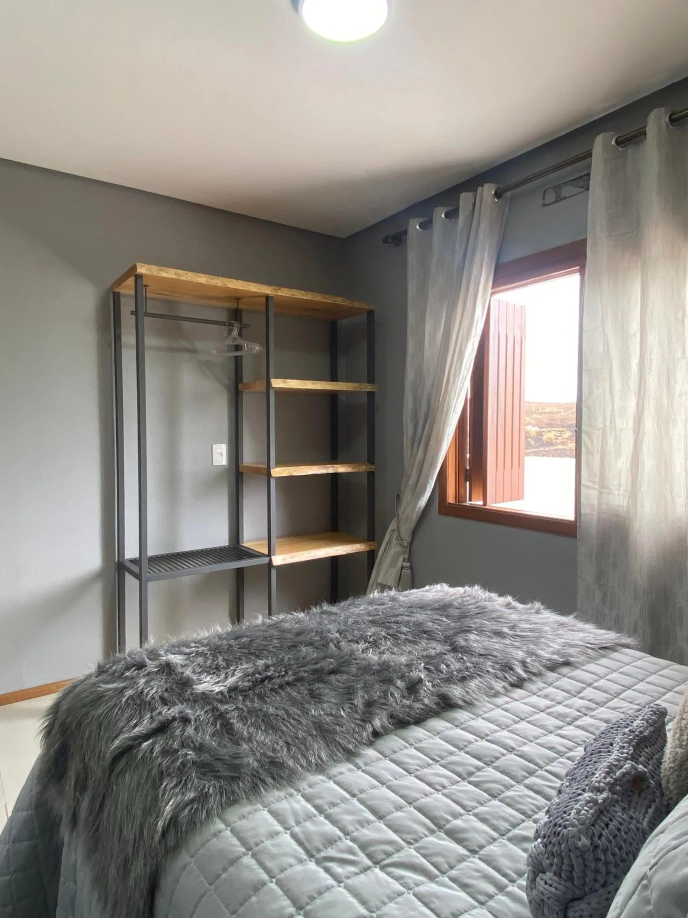 Photo of the whole room in Refúgio dos Coiotes