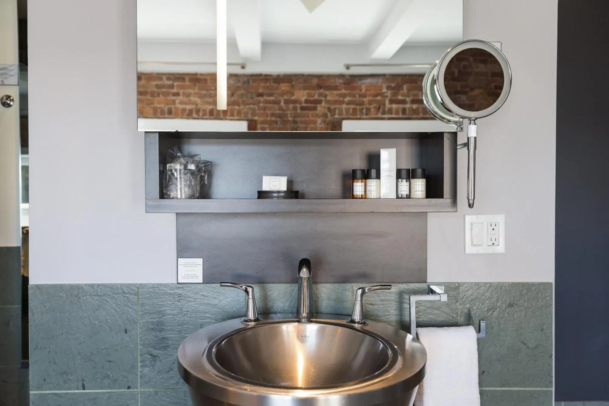 Bedroom in Hotel le Priori