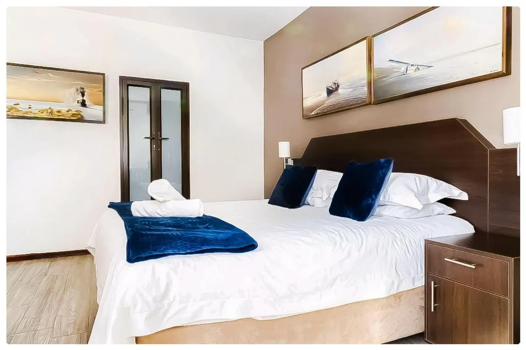 Bed in Beachwood Inn Melkbosstrand