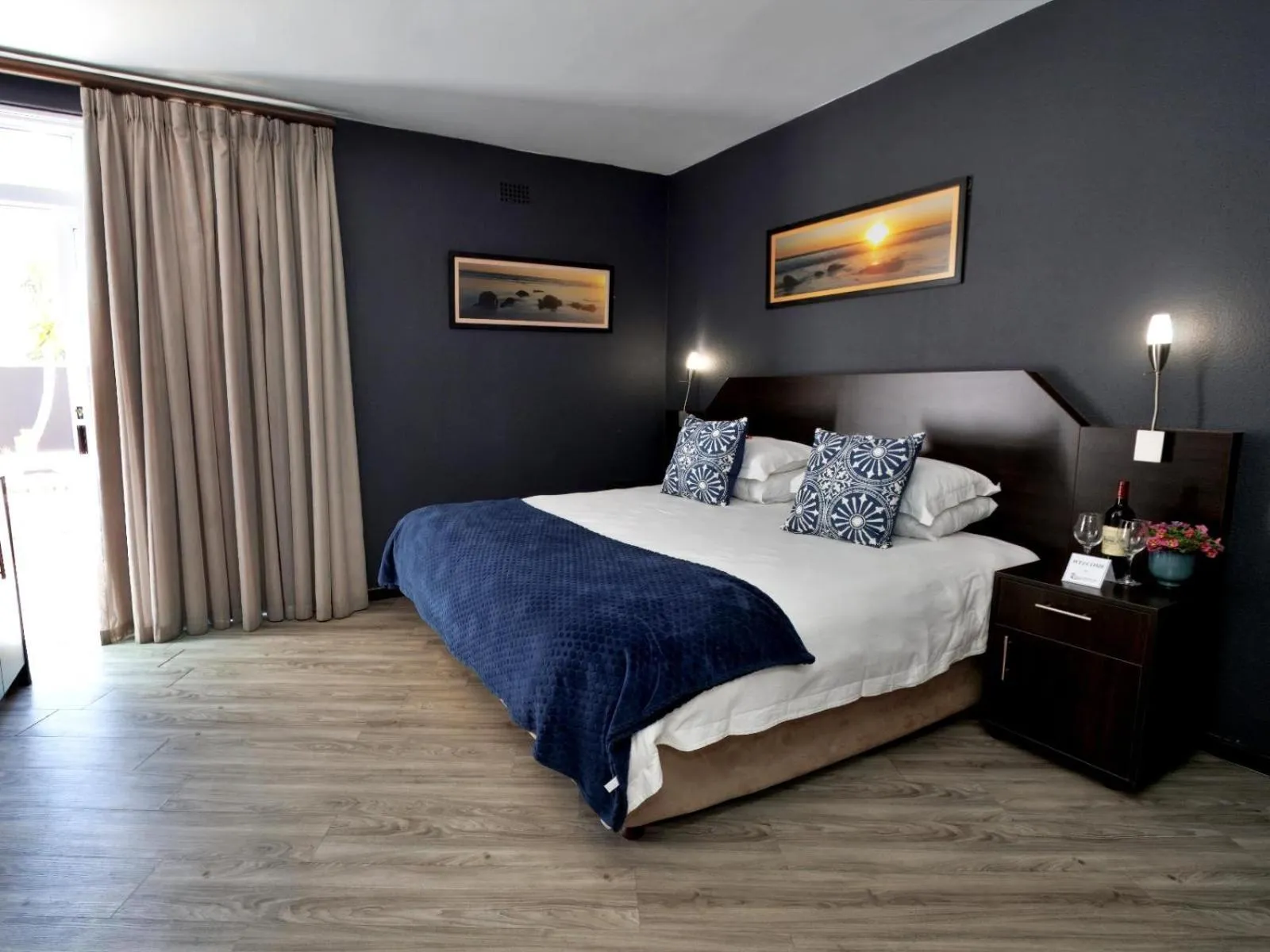 Bed in Beachwood Inn Melkbosstrand