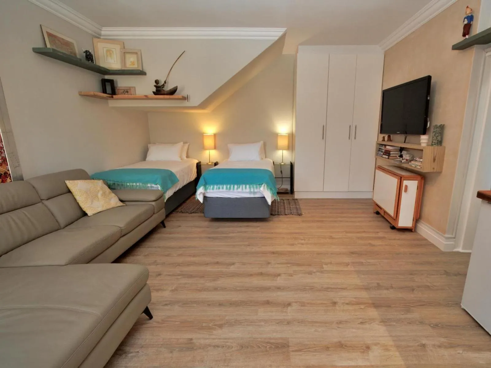 Photo of the whole room, Bed in Beachwood Inn Melkbosstrand