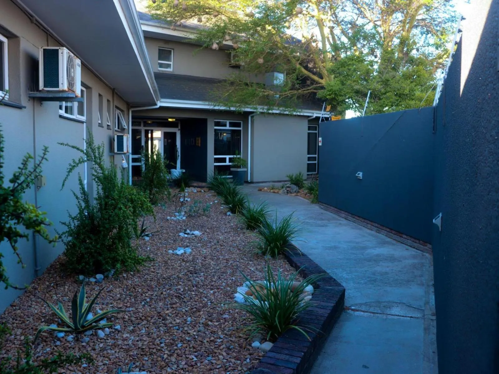 Facade/entrance in Beachwood Inn Melkbosstrand